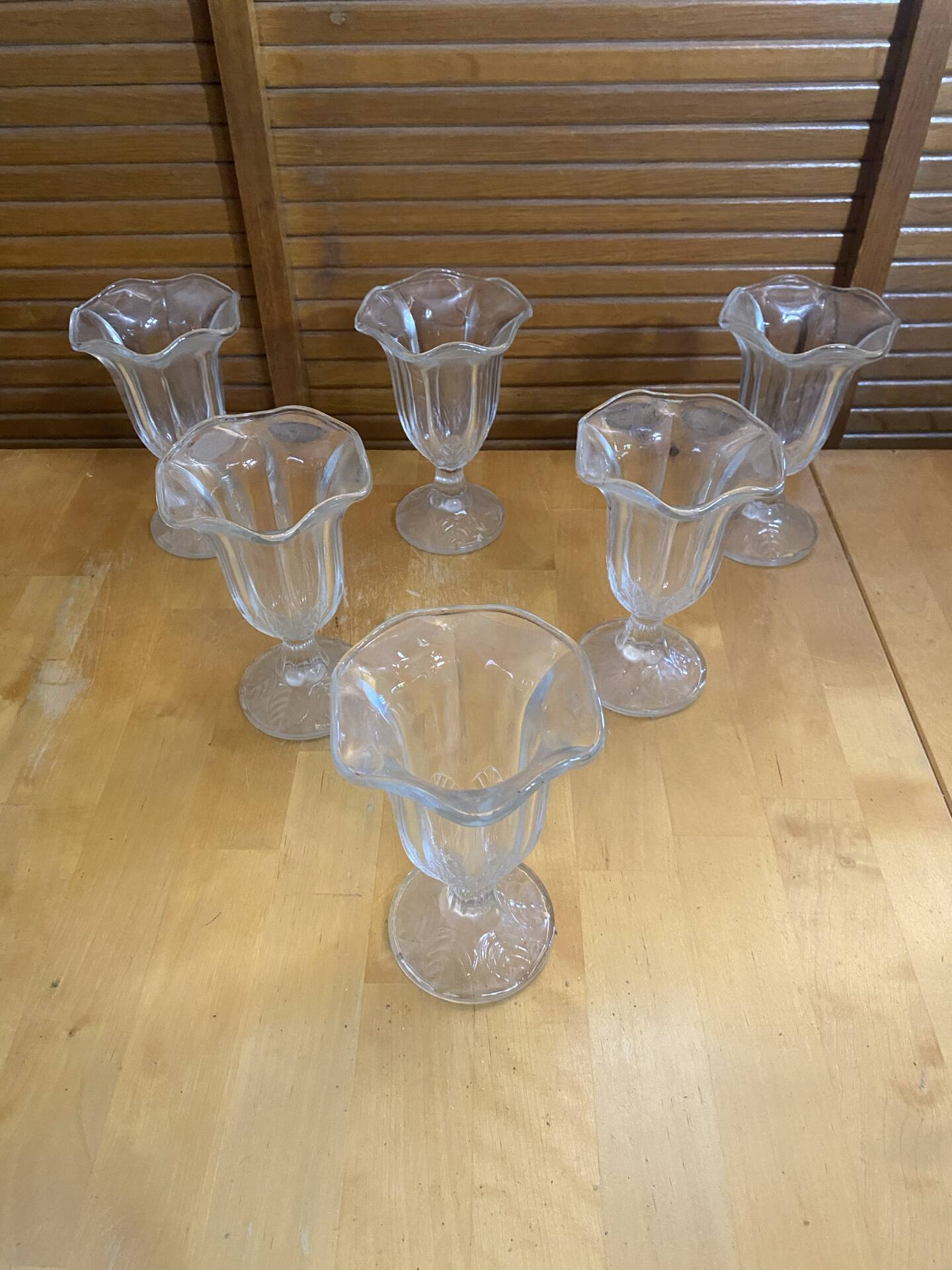 Set of 6 Ice Cream Bowls FIDENZA Moulded Glass Petal Shape Italy #E126