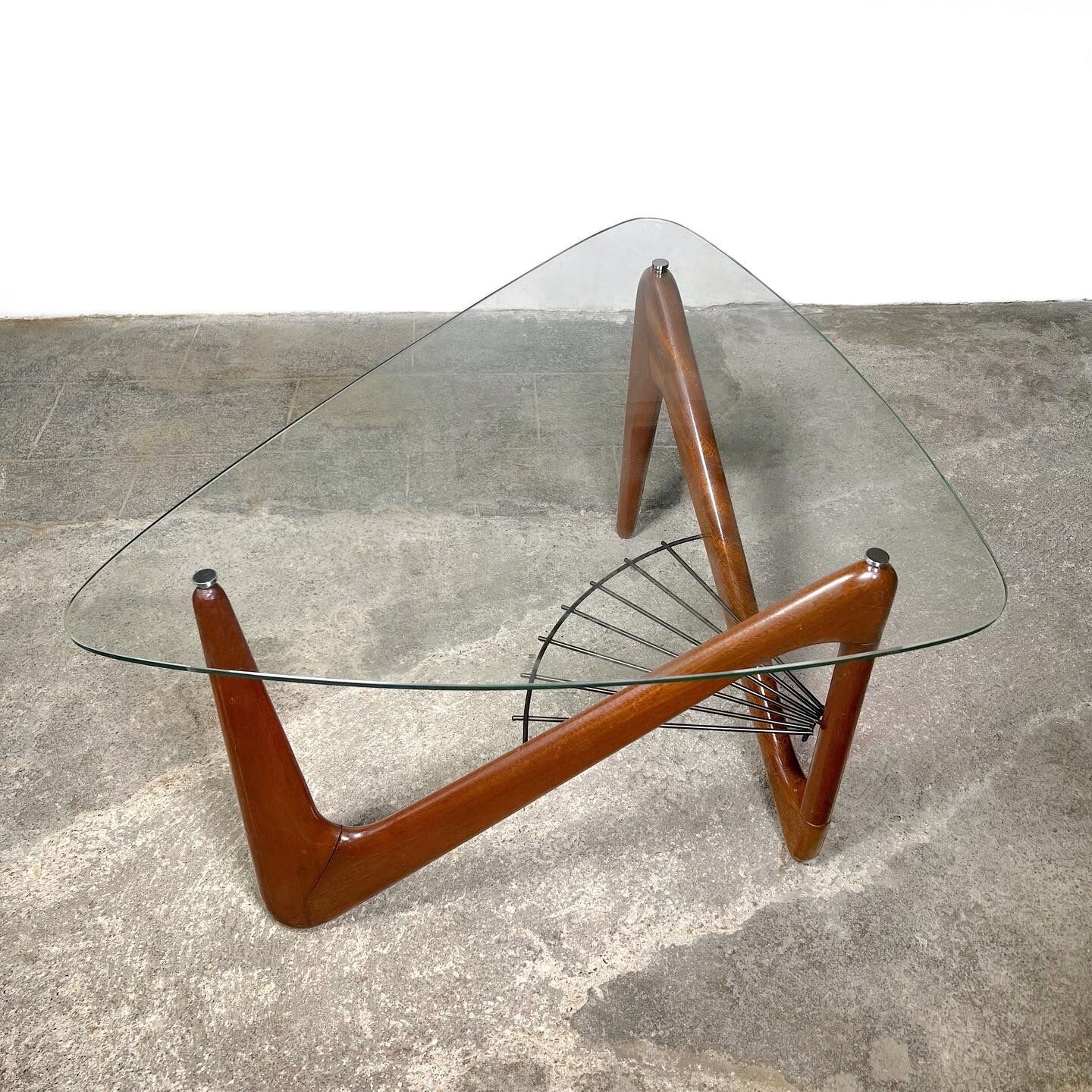 Table basse zig-zag par Louis Sognot, 1950