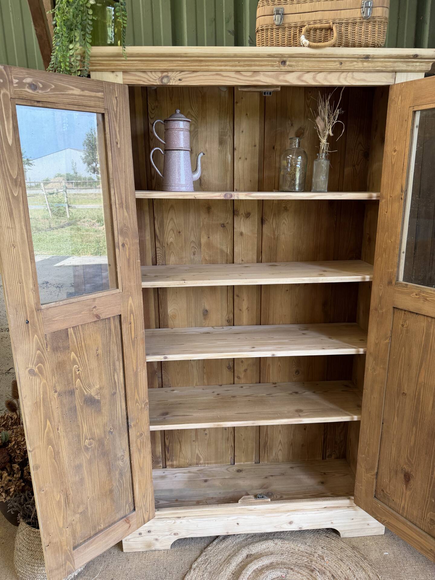 Display cabinet / bookshelf / cupboard