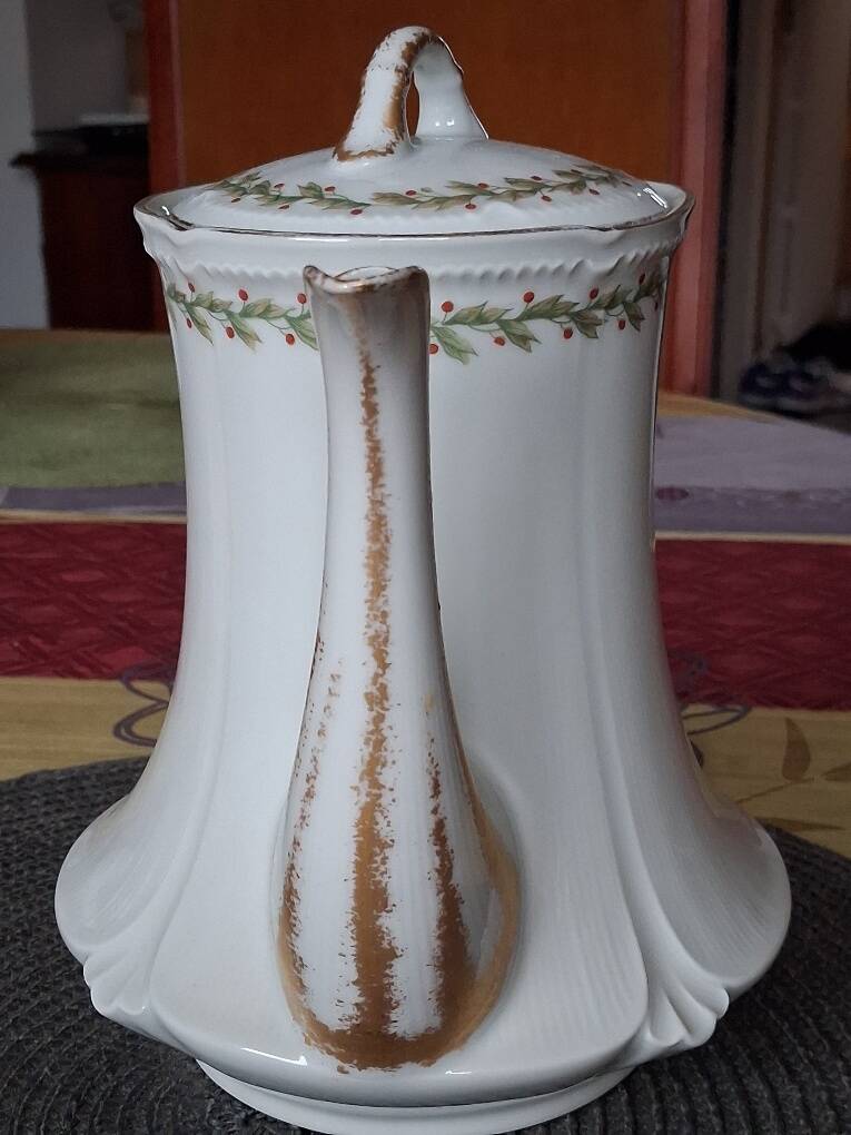 Old coffee pot / teapot in Limoges porcelain