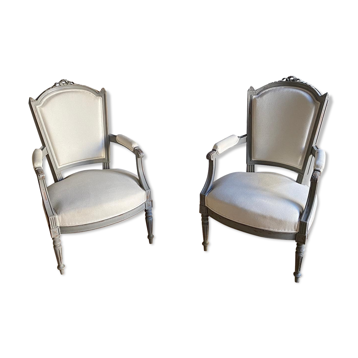 Paire de fauteuils style Louis XVI