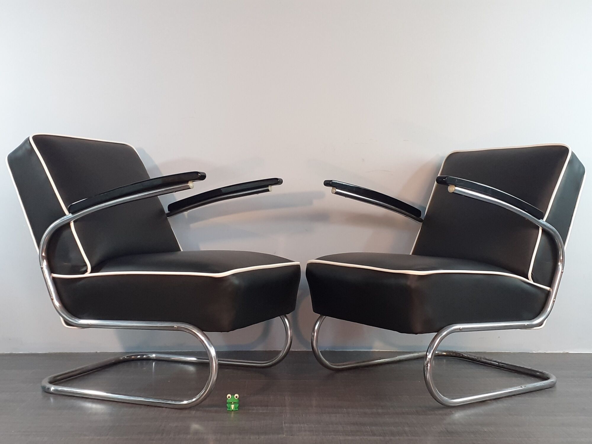 Pair of Bauhaus armchairs by Slezàk, K29 model, Gispen-Thonet 1932 design