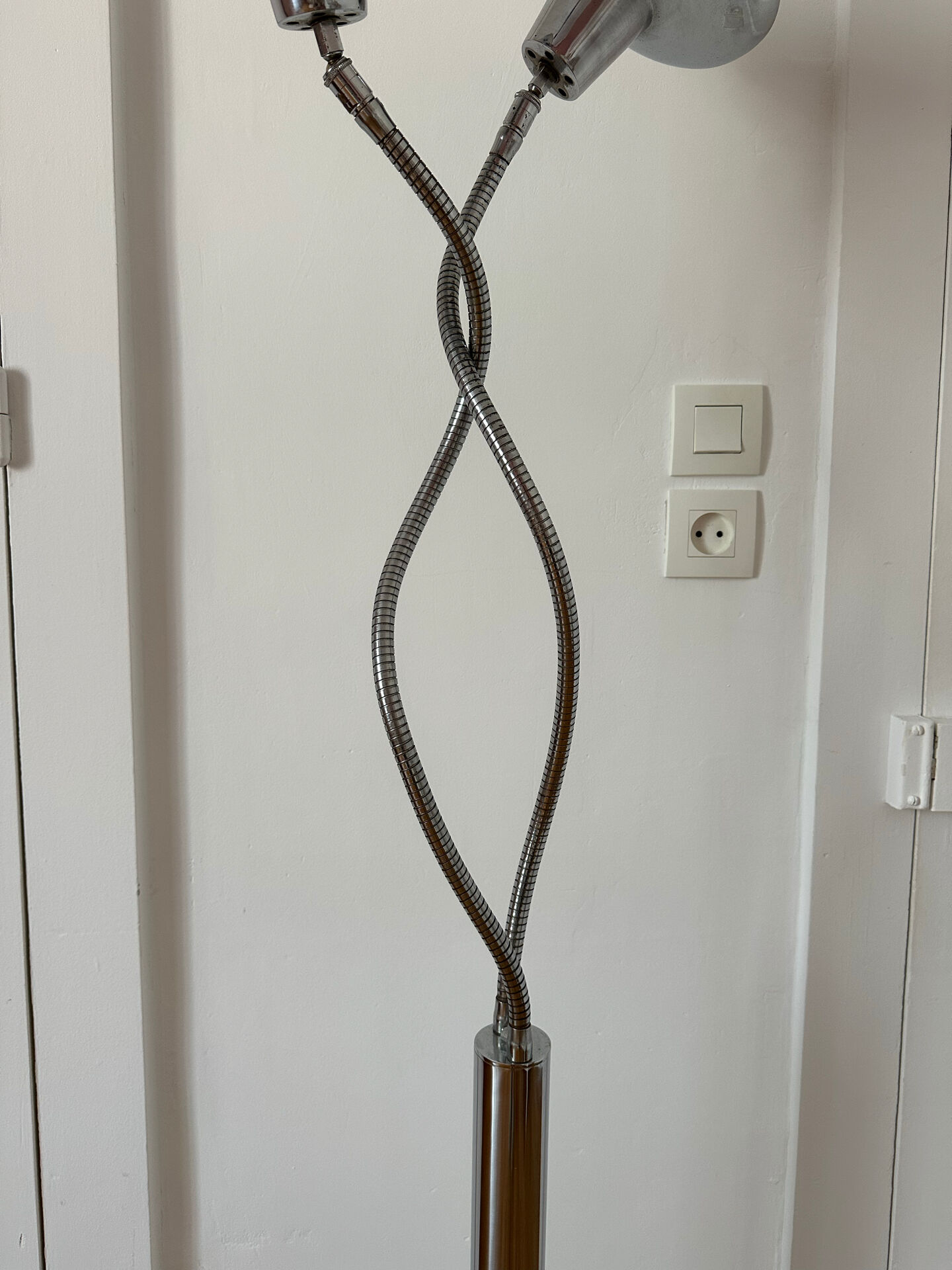 Design floor lamp with 2 flexible arms - vintage