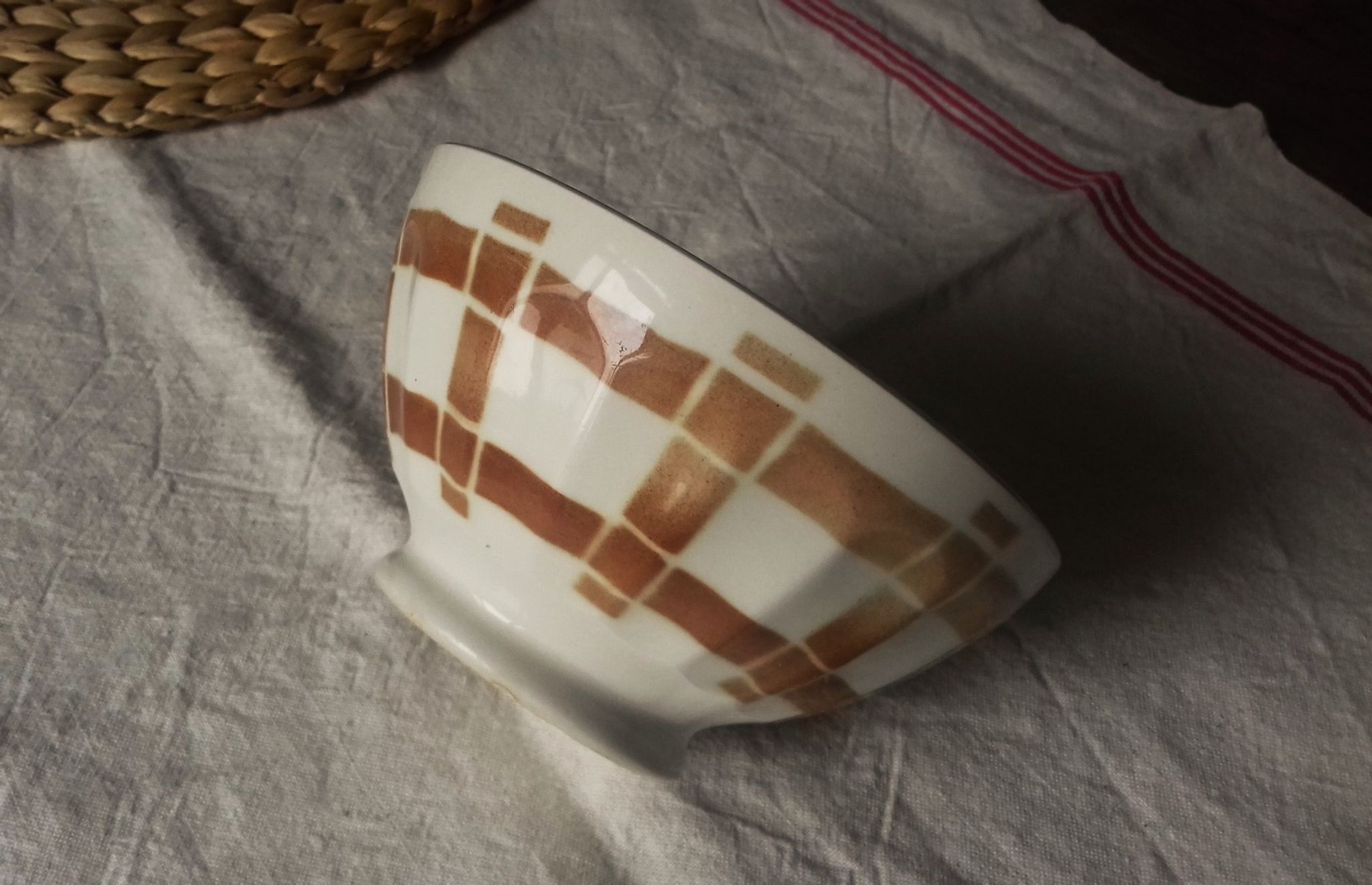 Vintage bowl on foot with brown brown tartan motif white earthenware