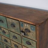 Meuble de quincaillerie industriel en pin peint, France années 1950