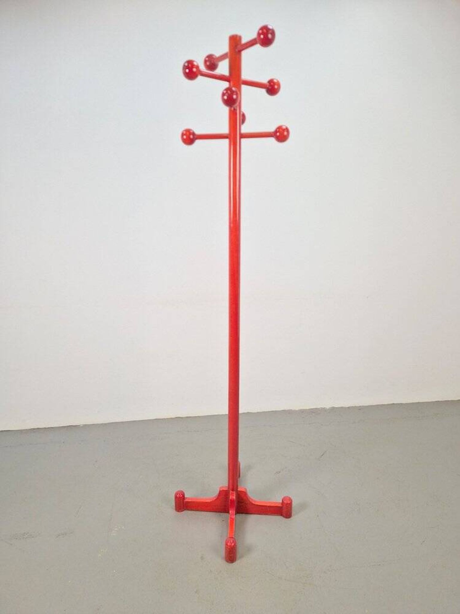 Postmodern Red Stained Beech Coat Rack with Balls, Italy, 1970s