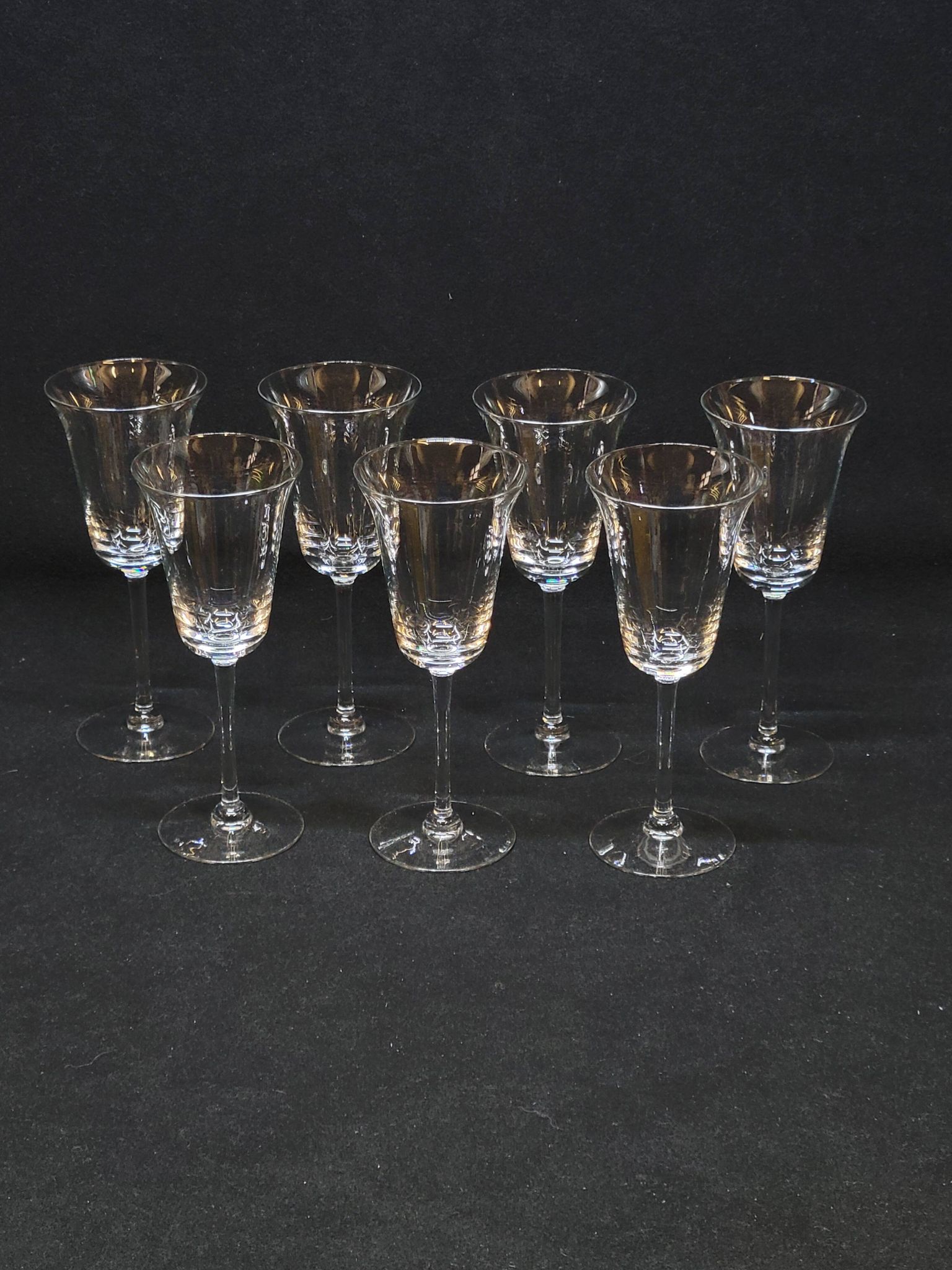7 verres à porto ou vin blanc en cristal Baccarat ou Saint louis