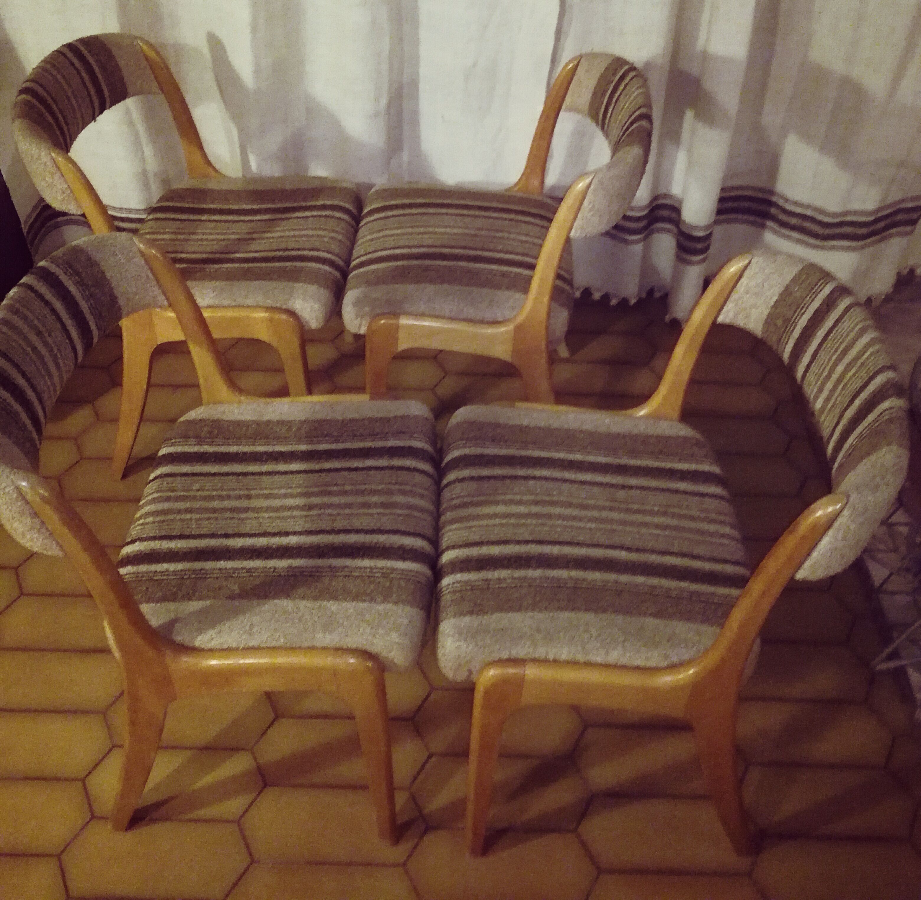 Quatre chaises Baumann 1970
