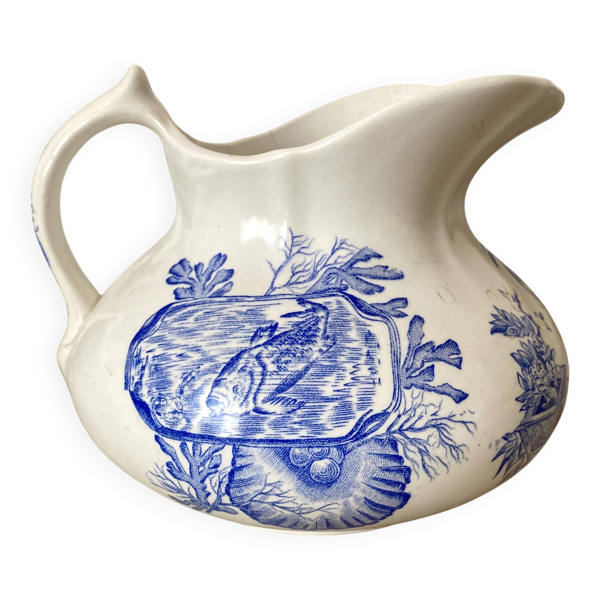 Ancien broc, pichet en terre de fer