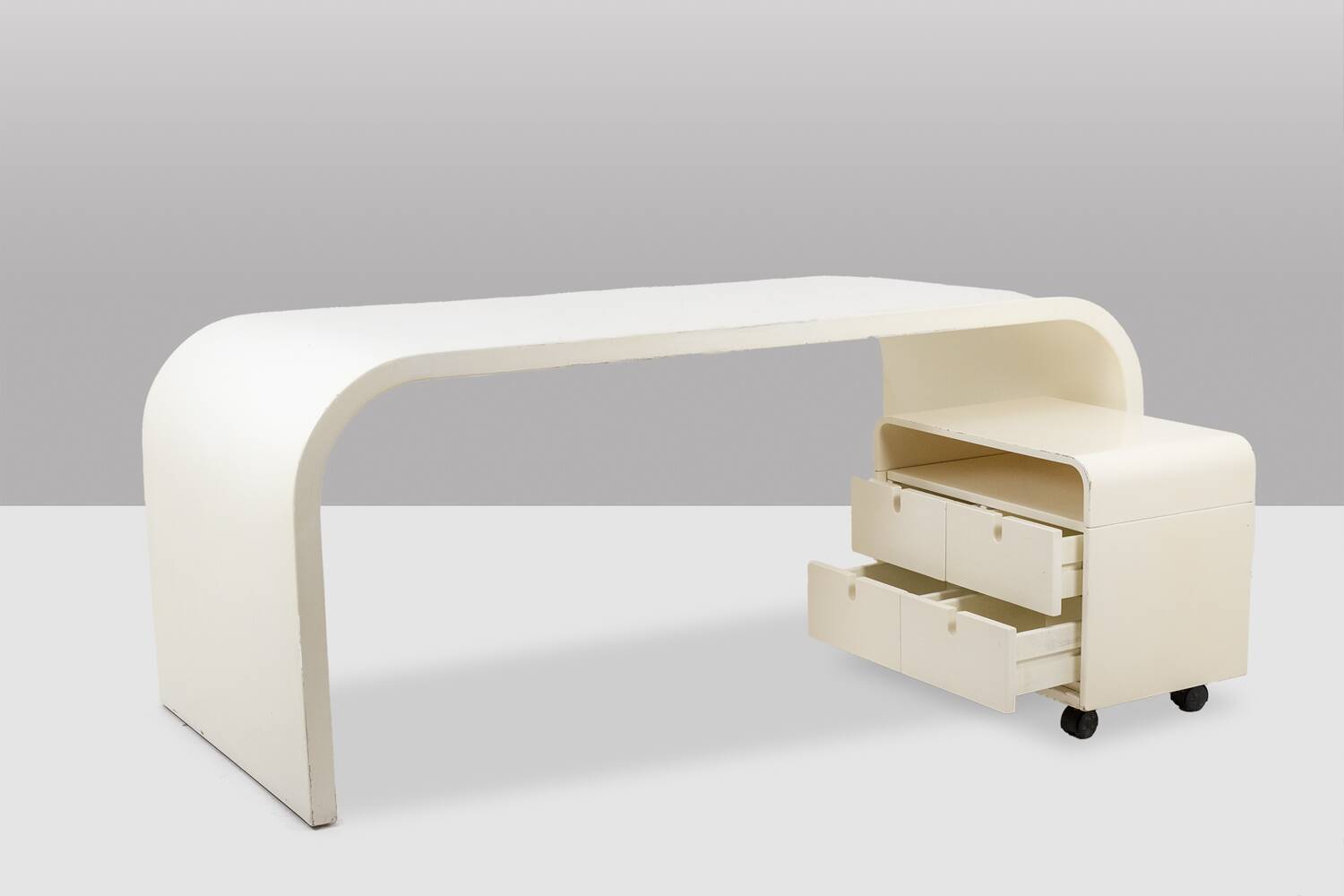 Desk and its cardboard box in white lacquered plywood. 1970s.