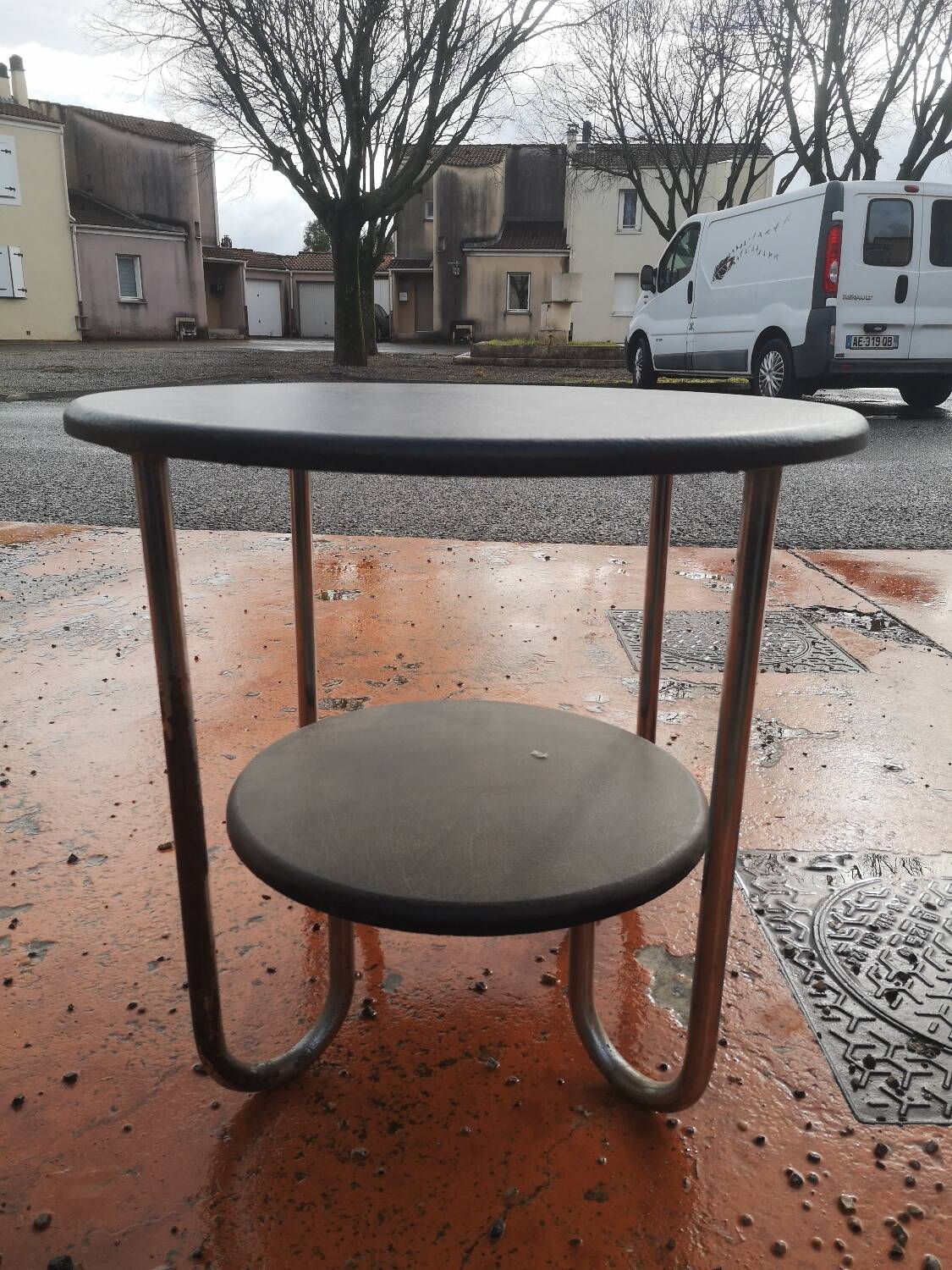 Misvanderho side table