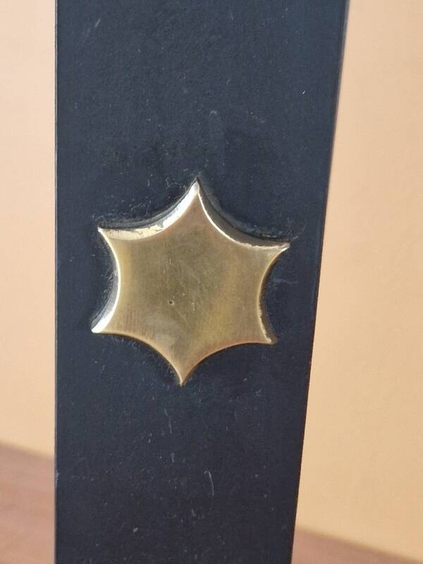 Jacques Adnet (1900-1984) - Black lacquered metal and brass magazine rack