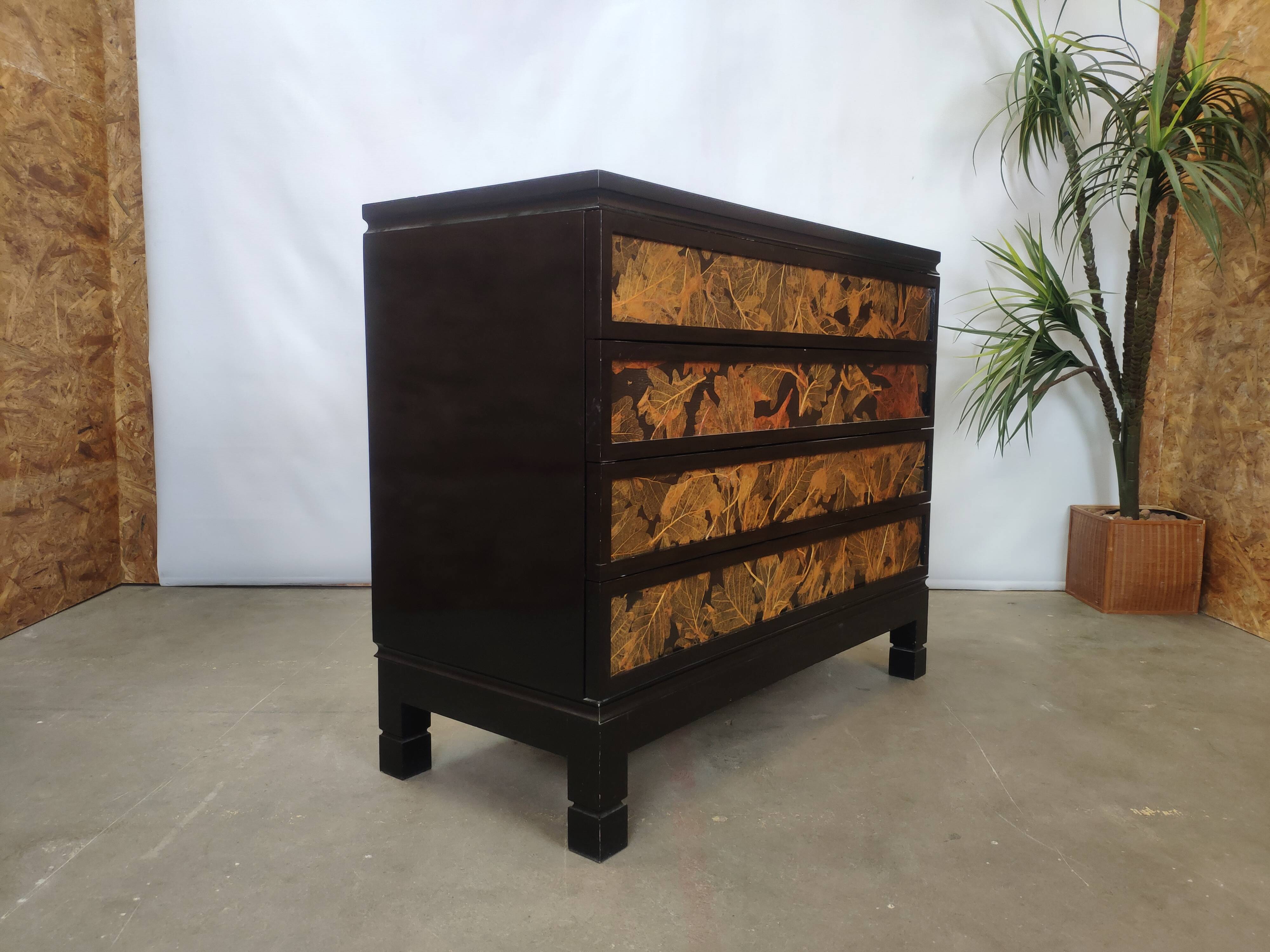 Commode noir placage feuille noir quatre tiroirs