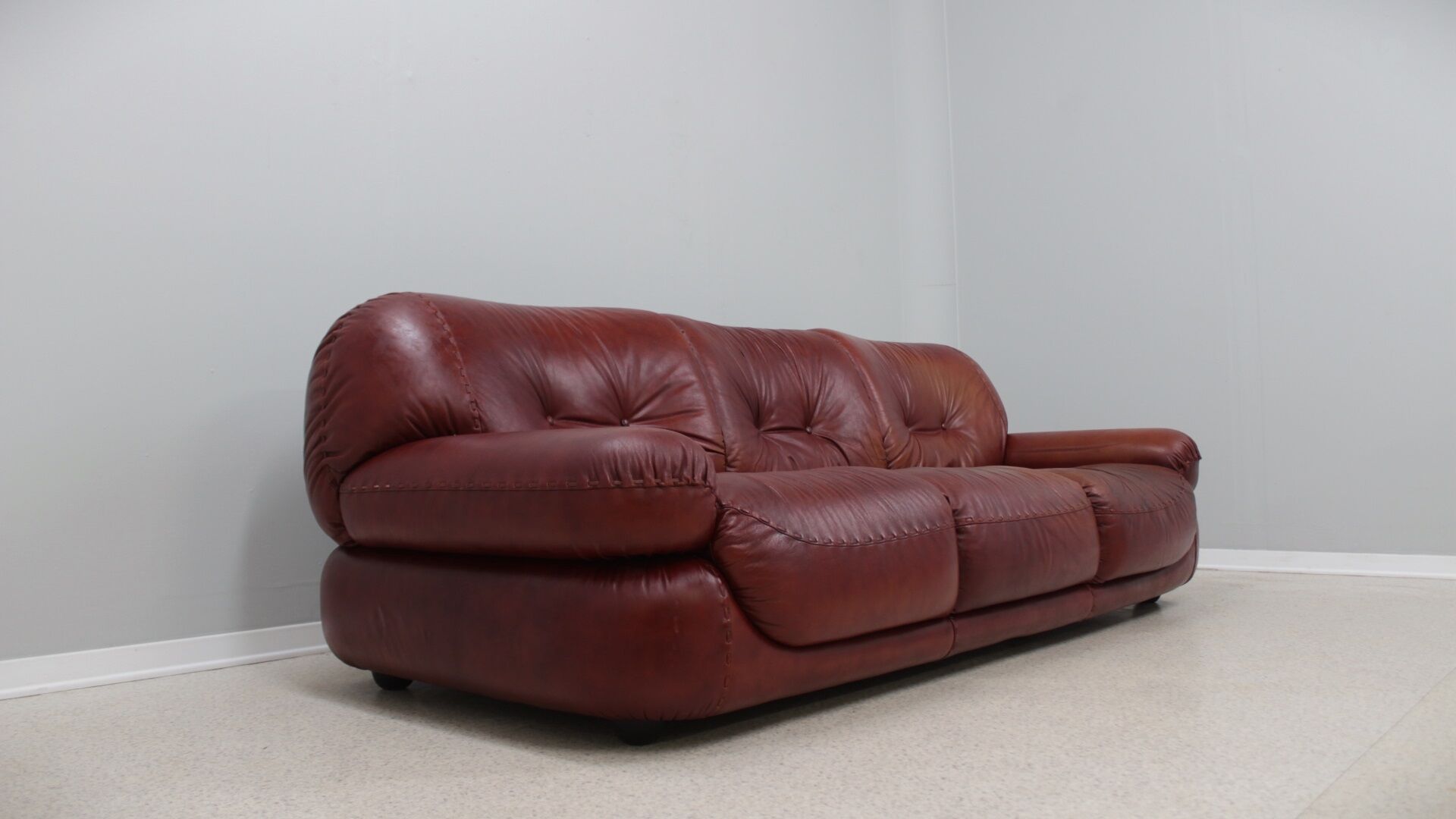 Vintage leather 3 seater sofa Mobil Girgi, 1970s