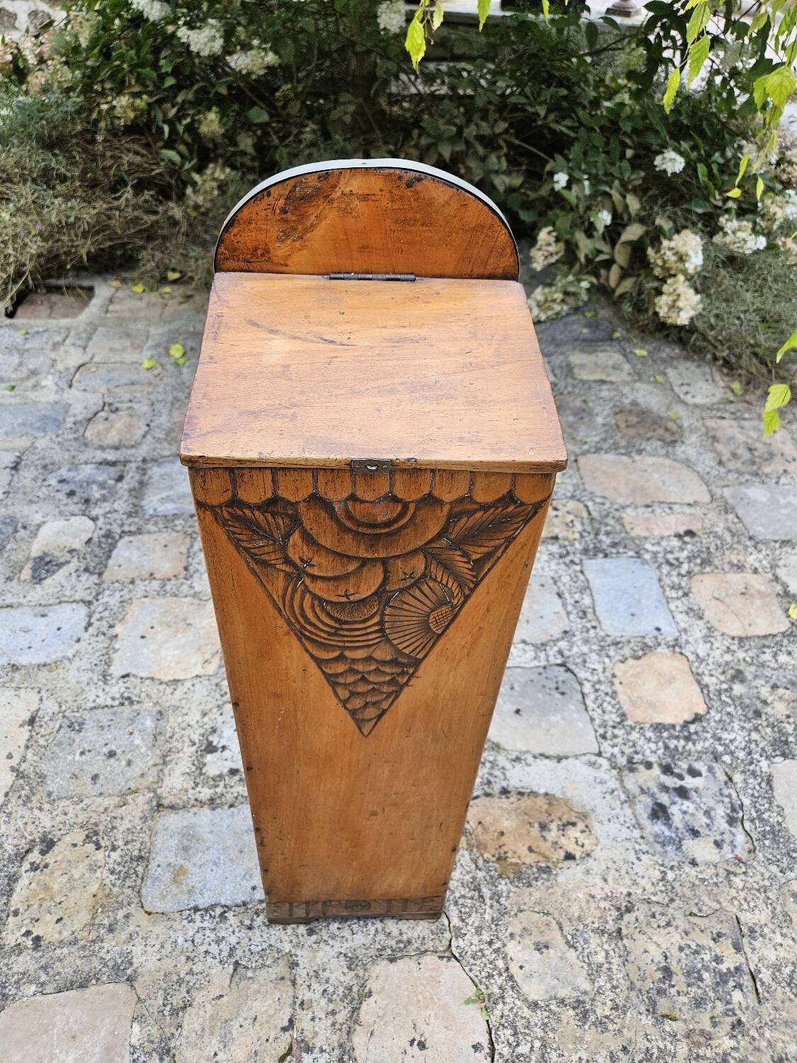 Art deco bread bin