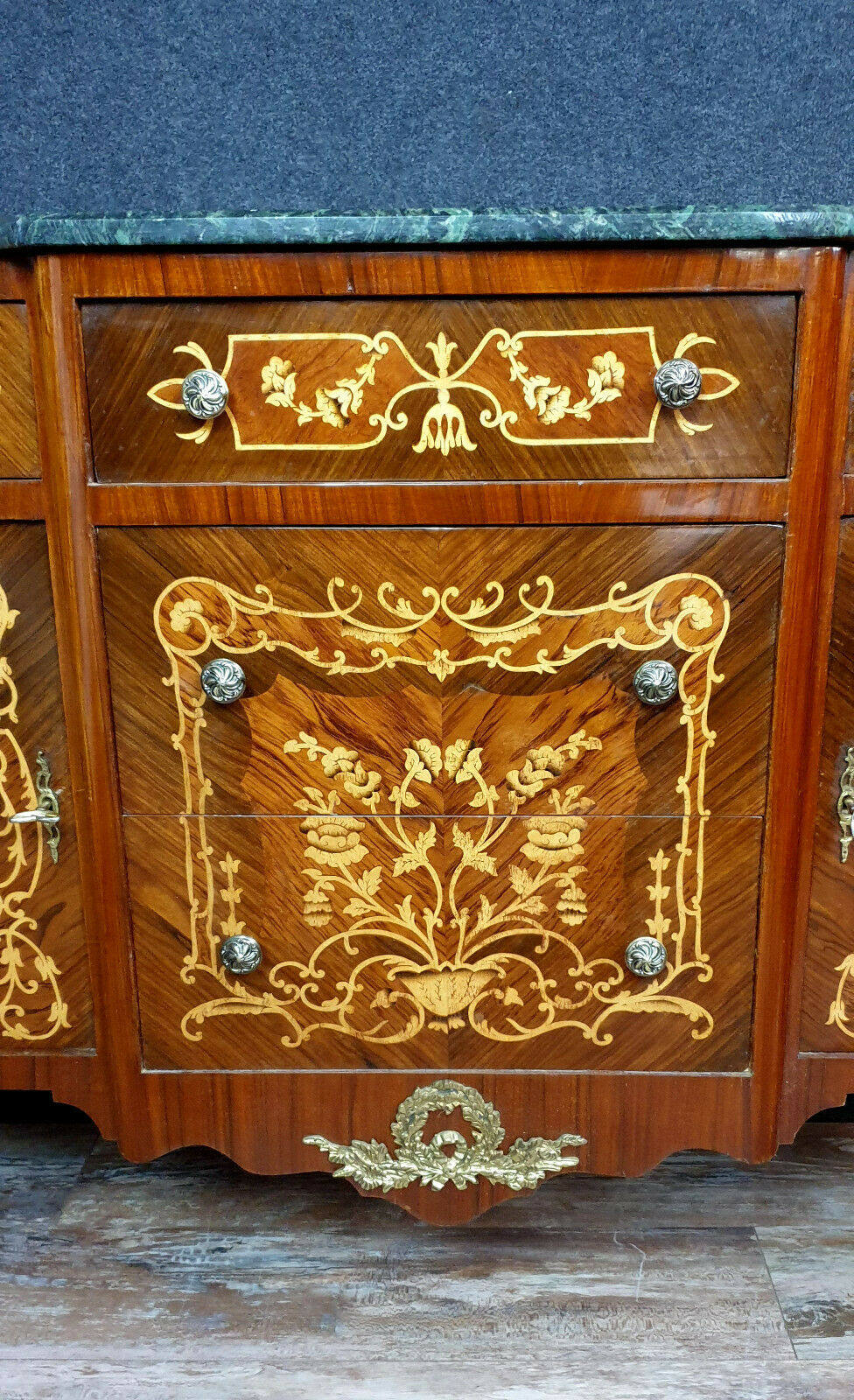 Louis XV dresser in precious wood mark