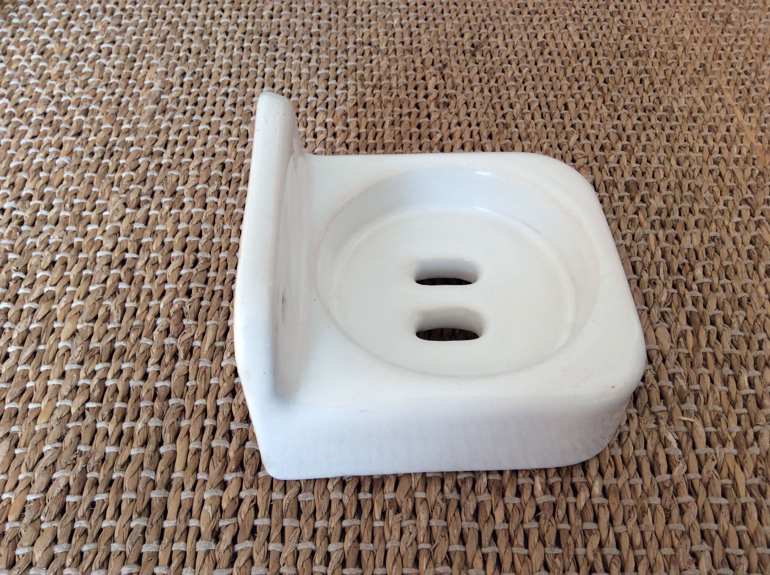 Porcelain soap dish