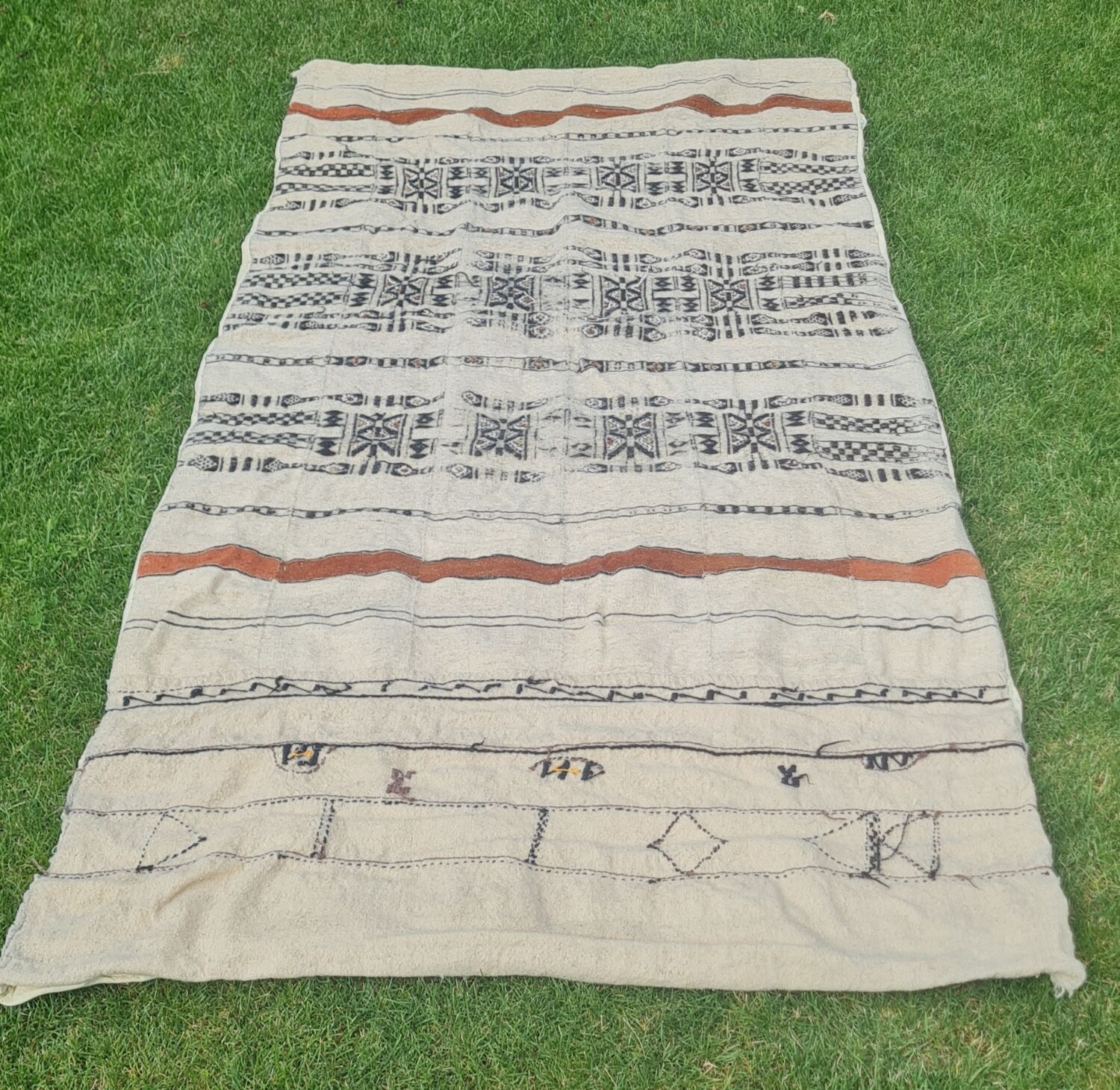 Berber carpet kilim 250x118