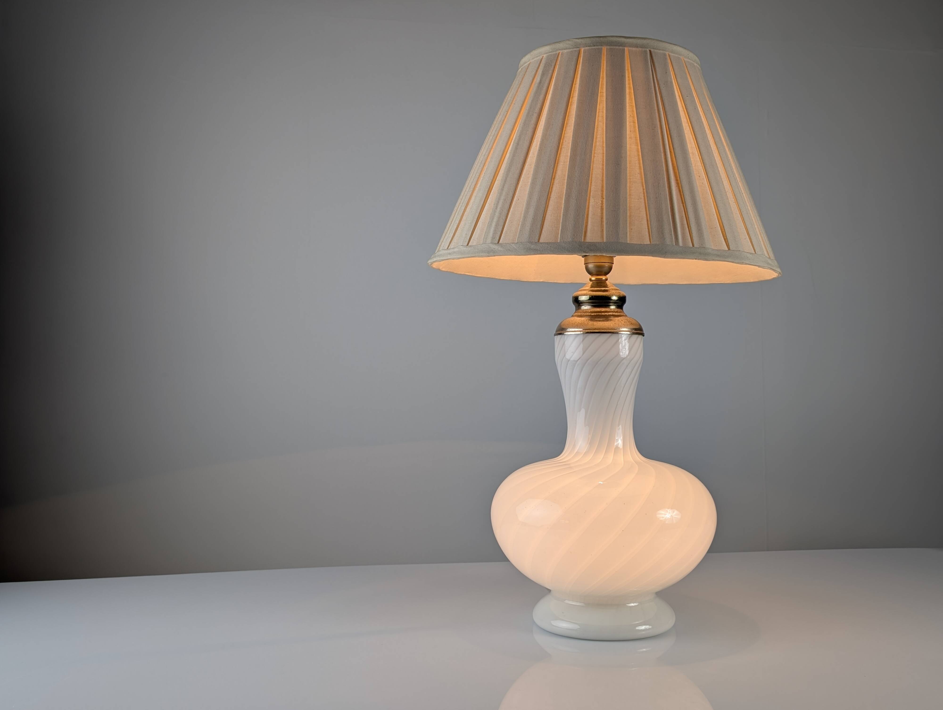 Lampe de table italienne en verre de Murano à double éclairage et laiton, années 1960