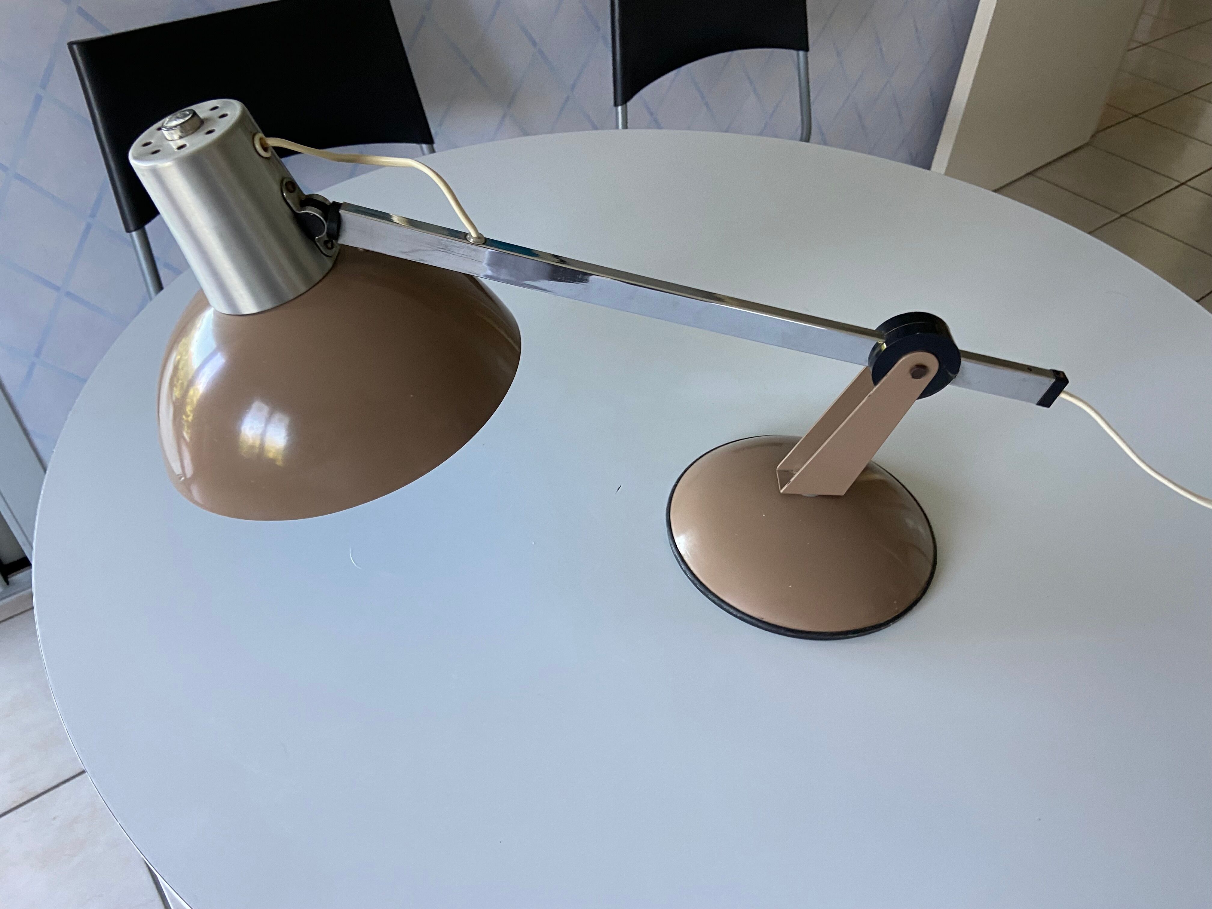 Workshop lamp