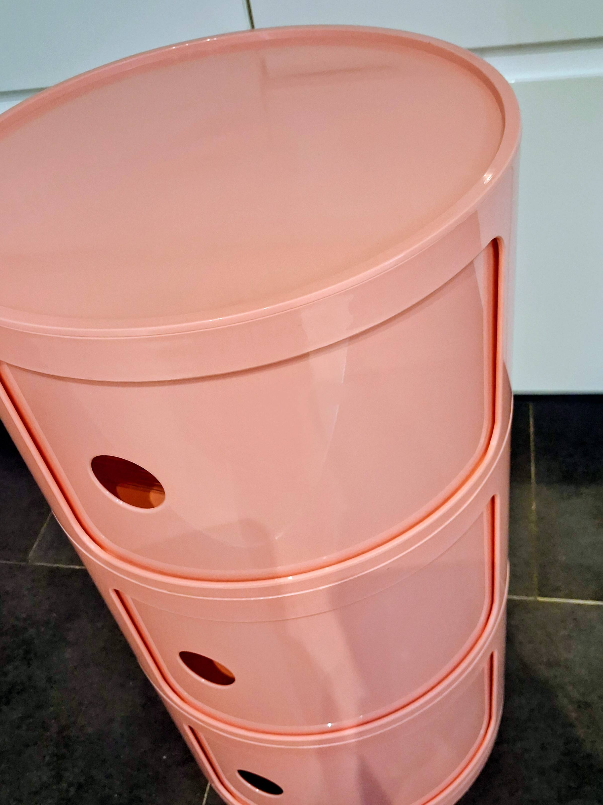 Table de chevet Kartell