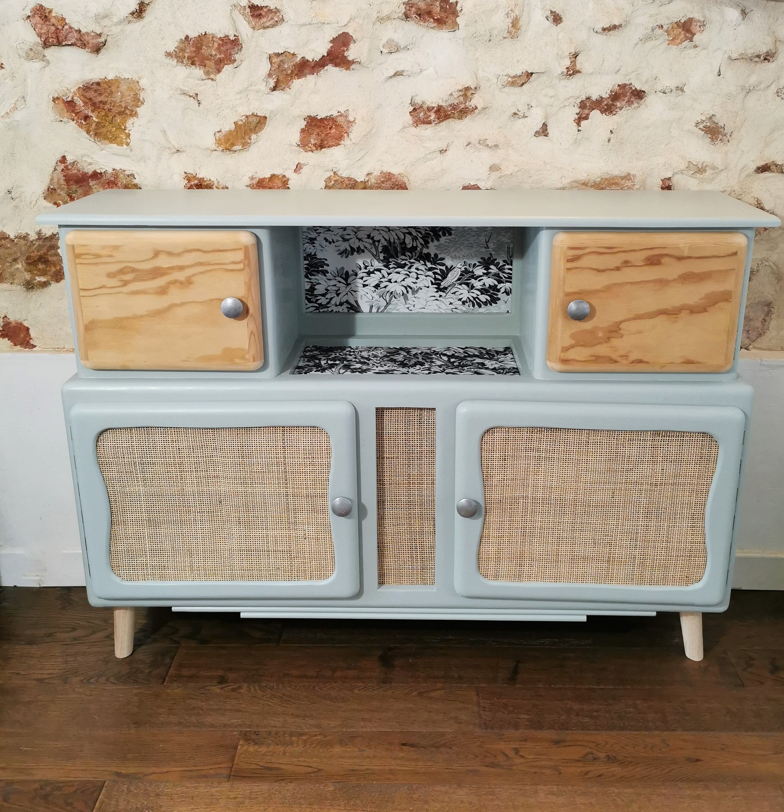 Mado buffet top hijacked