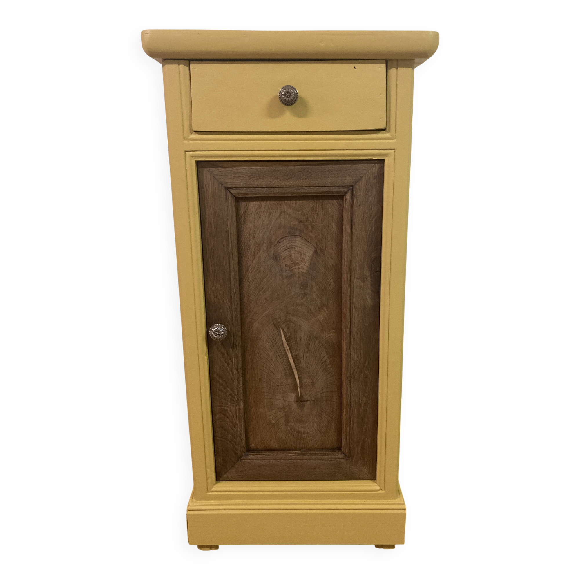 Petit meuble d'appoint ancien revisité – bois naturel et jaune moutarde