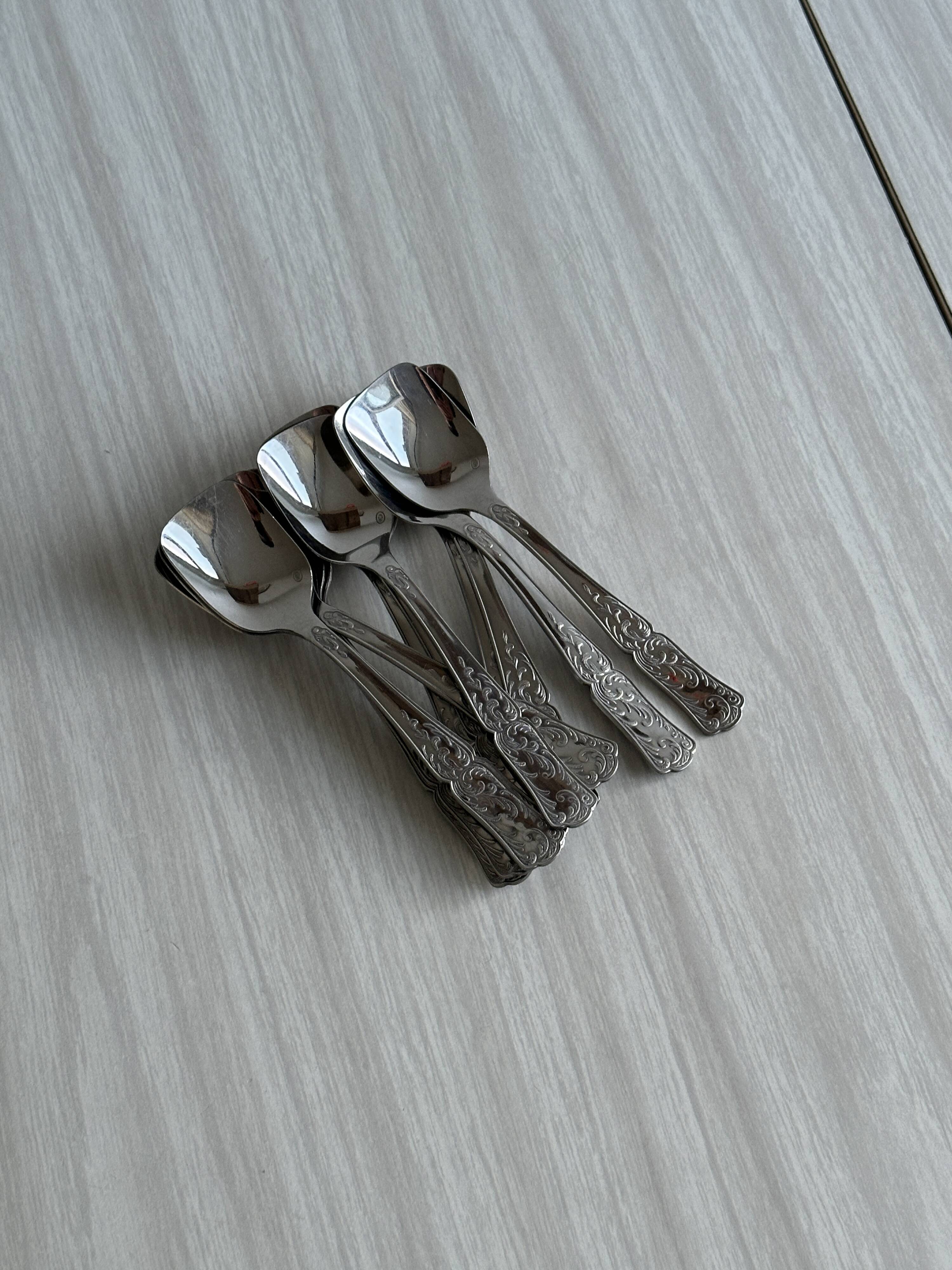 12 small dessert spoons