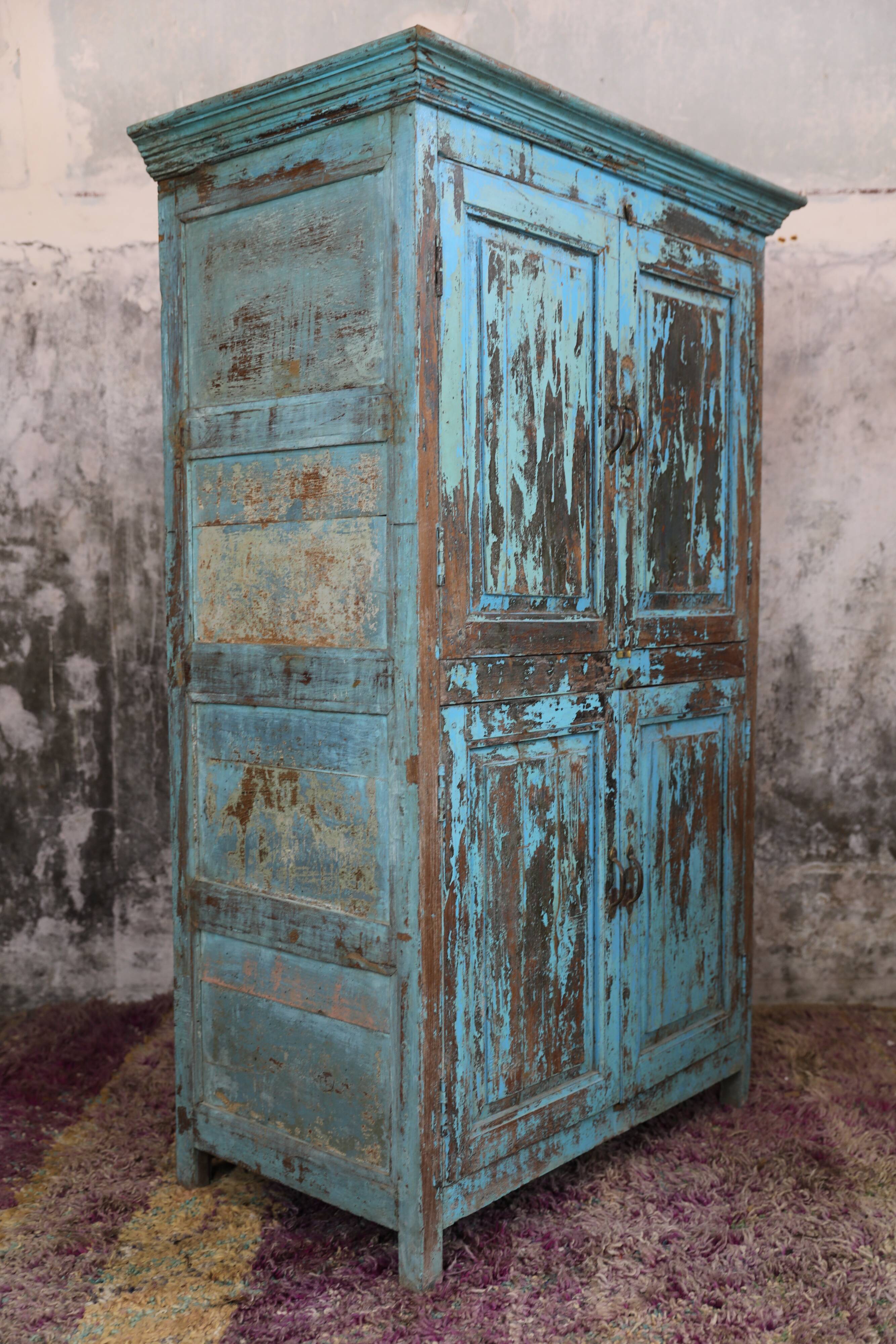 Cabinet 4 solid doors in blue patinated wood