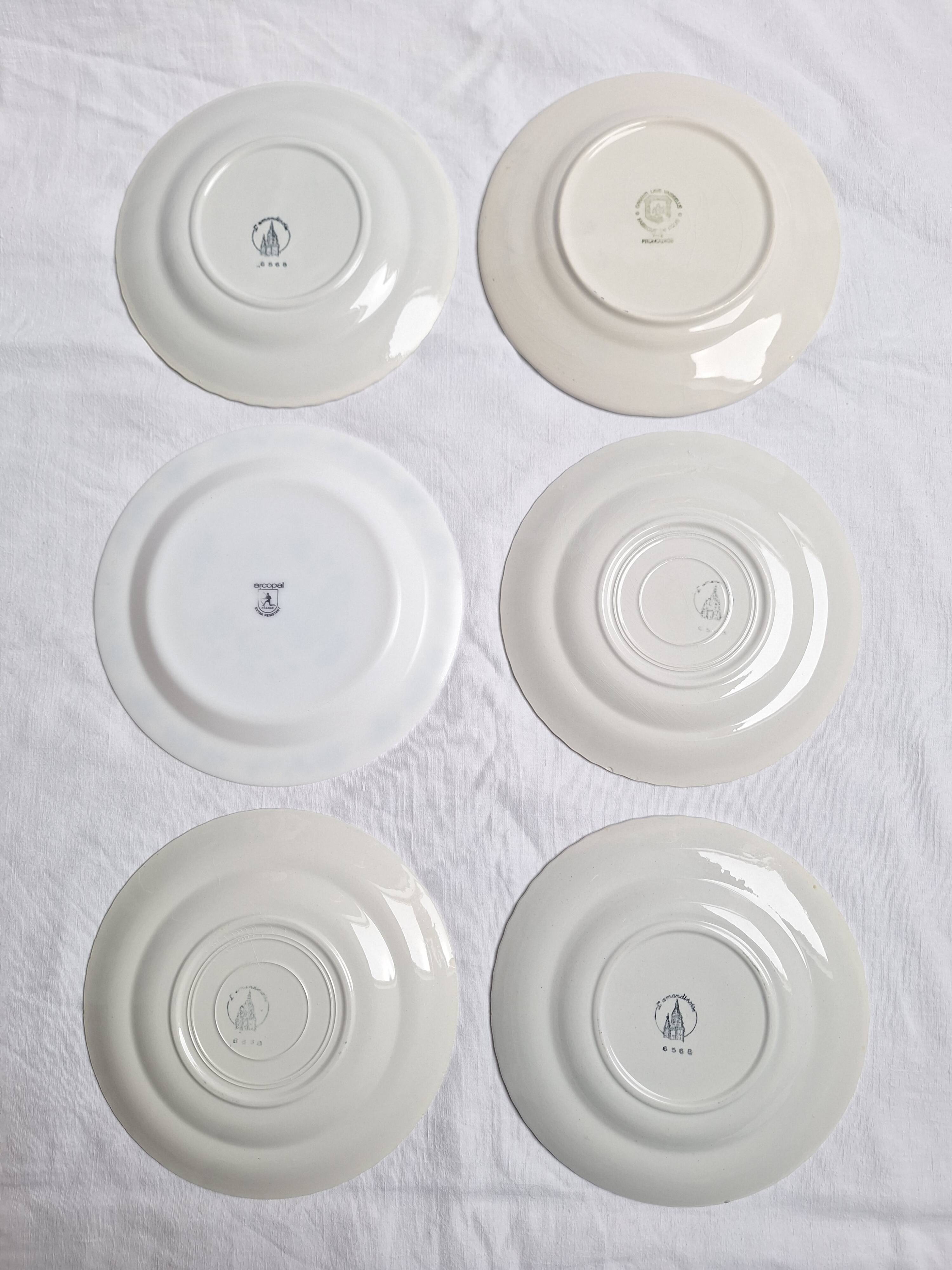Assiettes plates bleu vintage