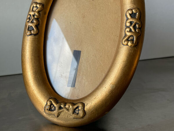 Cadre ovale en bois doré antique art nouveau