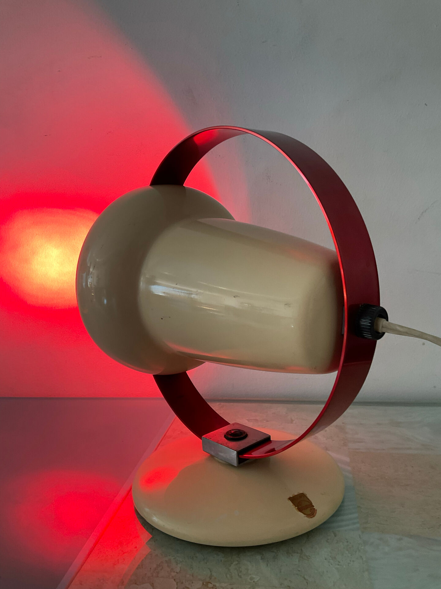 Lampe Infraphil Philips design Charlotte Perriand des années 60-70