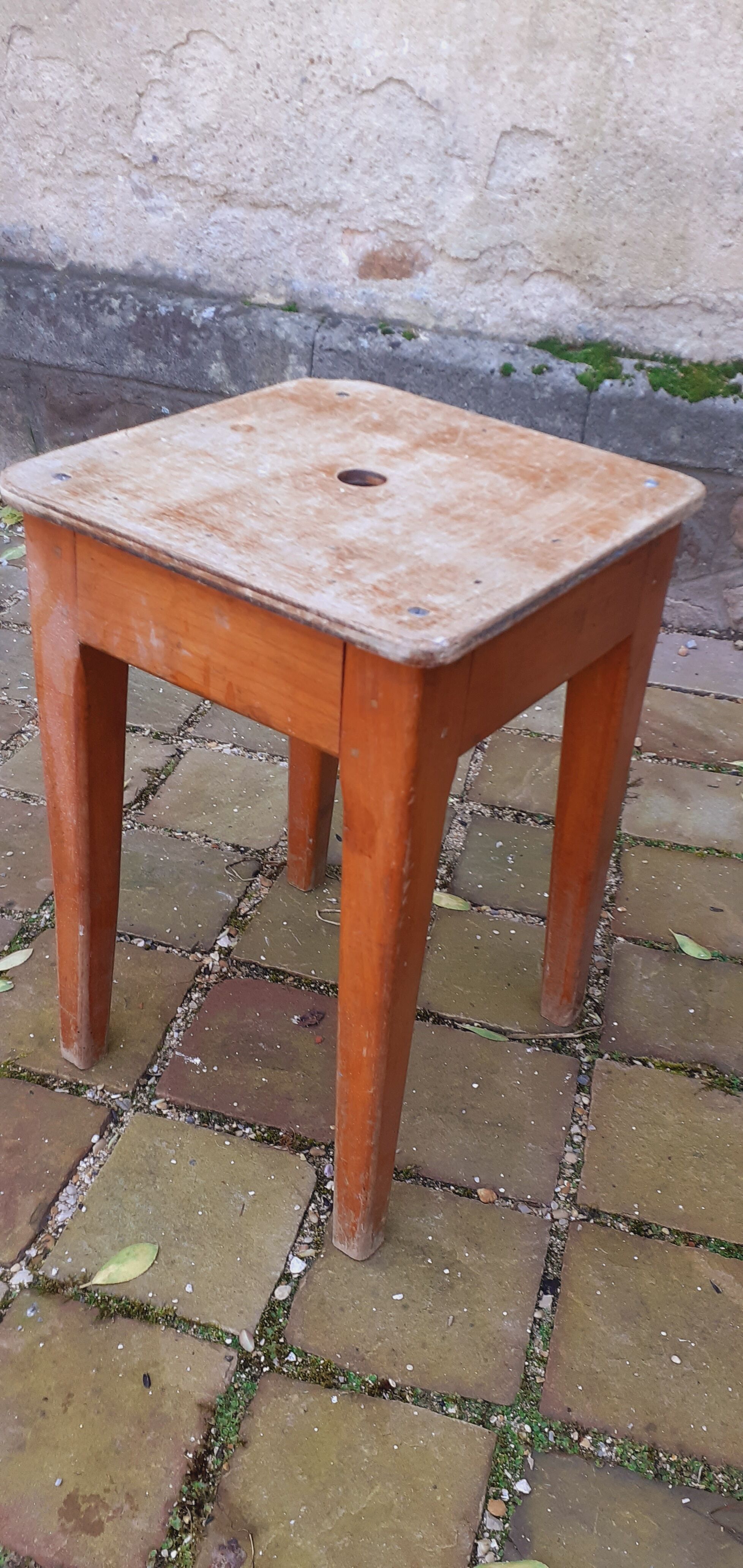 Stool year 50