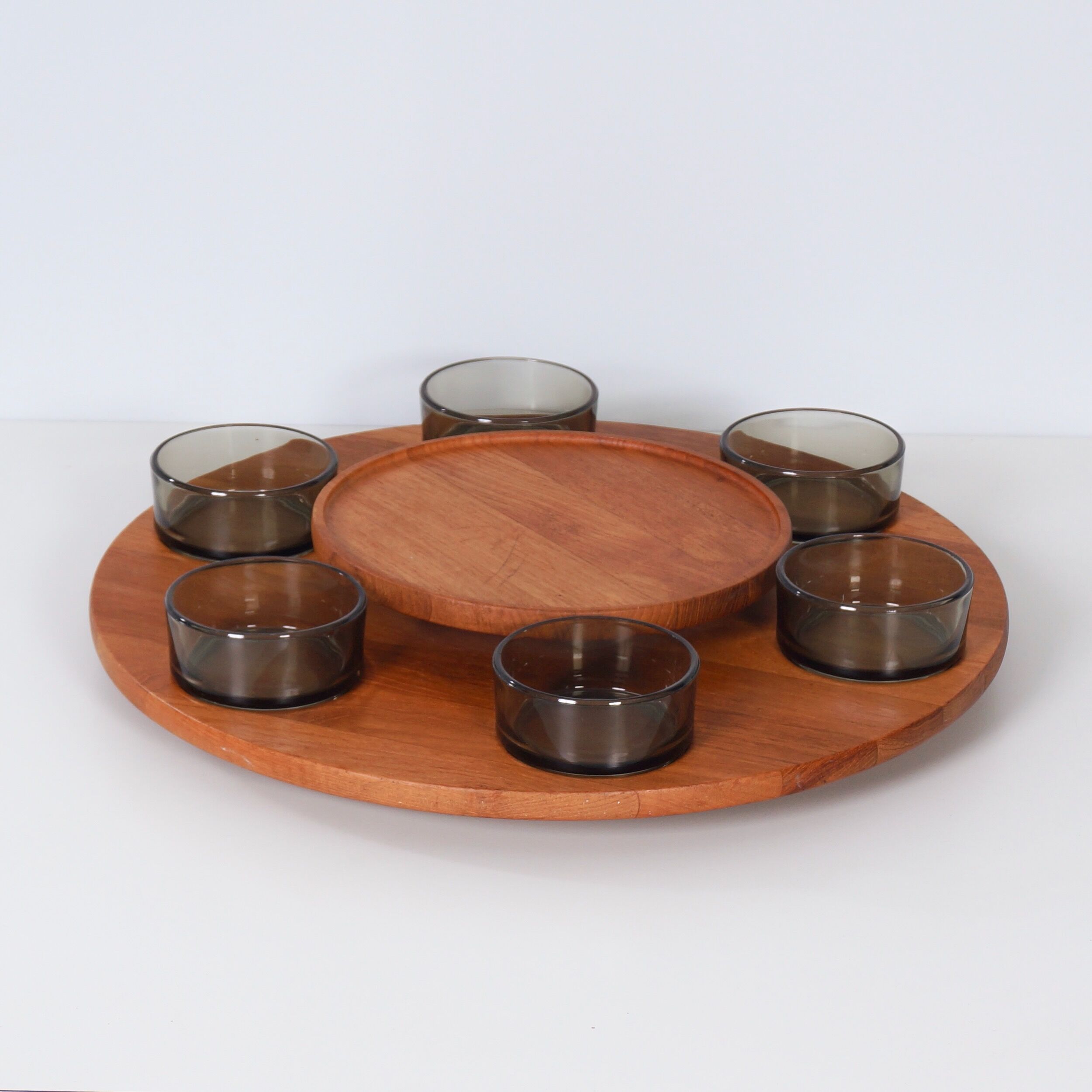 Lazy Susan snack tray with 6 bowls, Denmark, 1960s – Ø 49 cm
