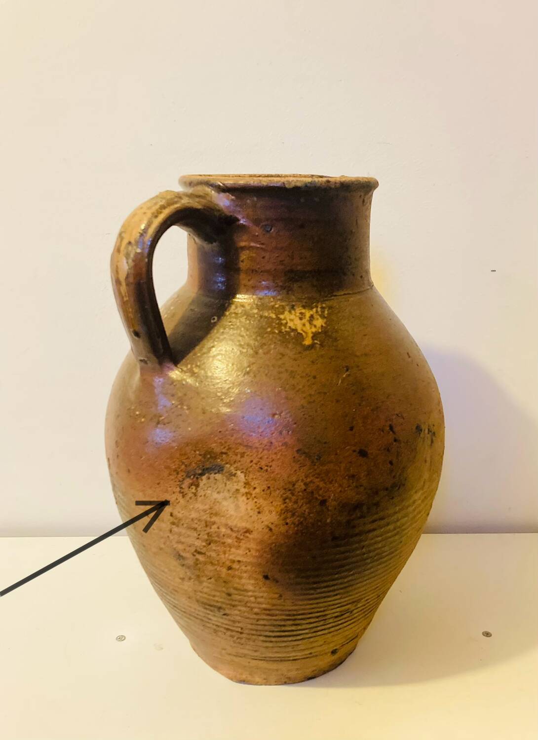 Impressive terracotta pitcher from the 19th century, entirely handmade.