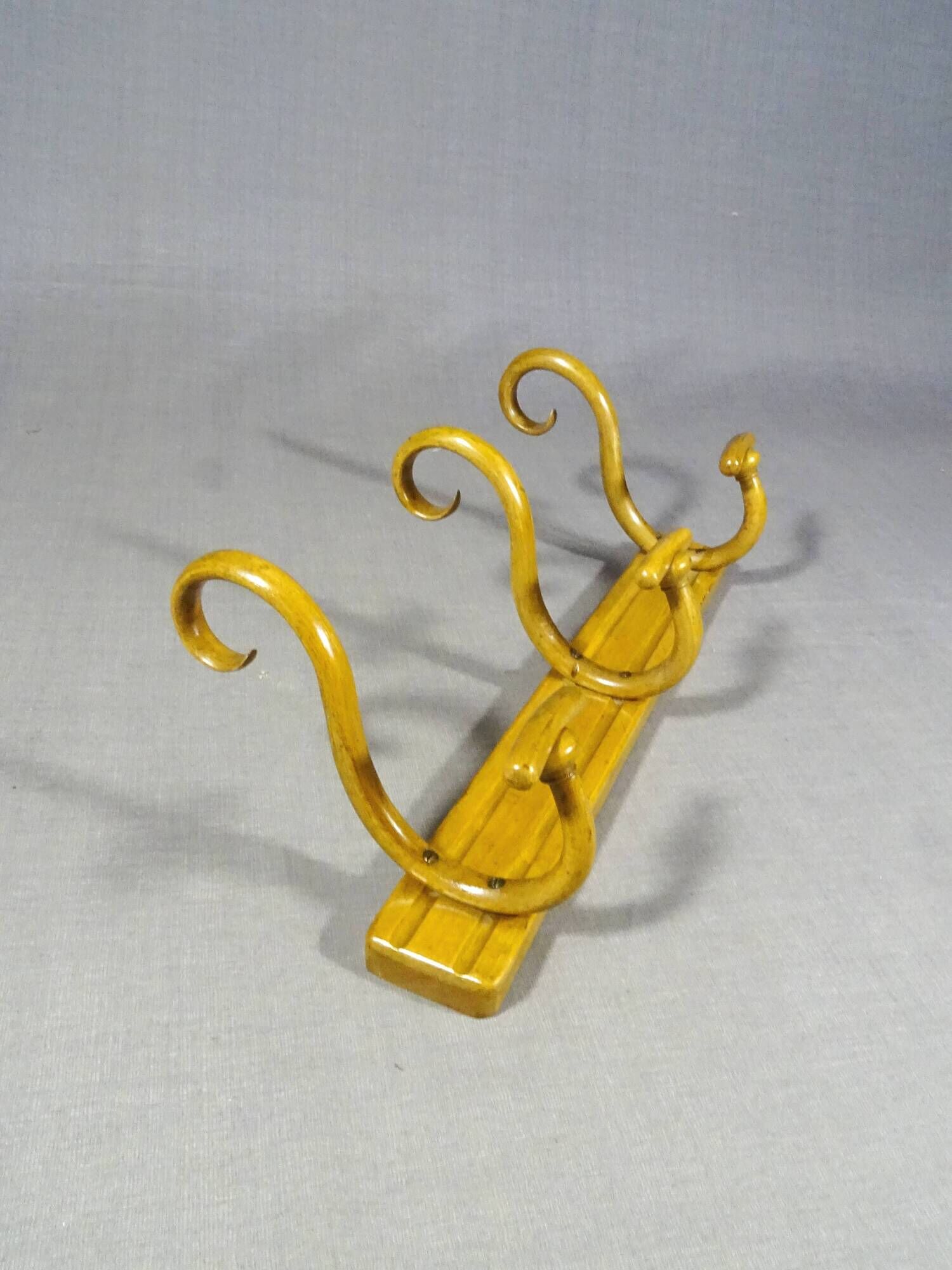 Wall coat rack Curved wood-Thonet with 3 hooks-1910 -