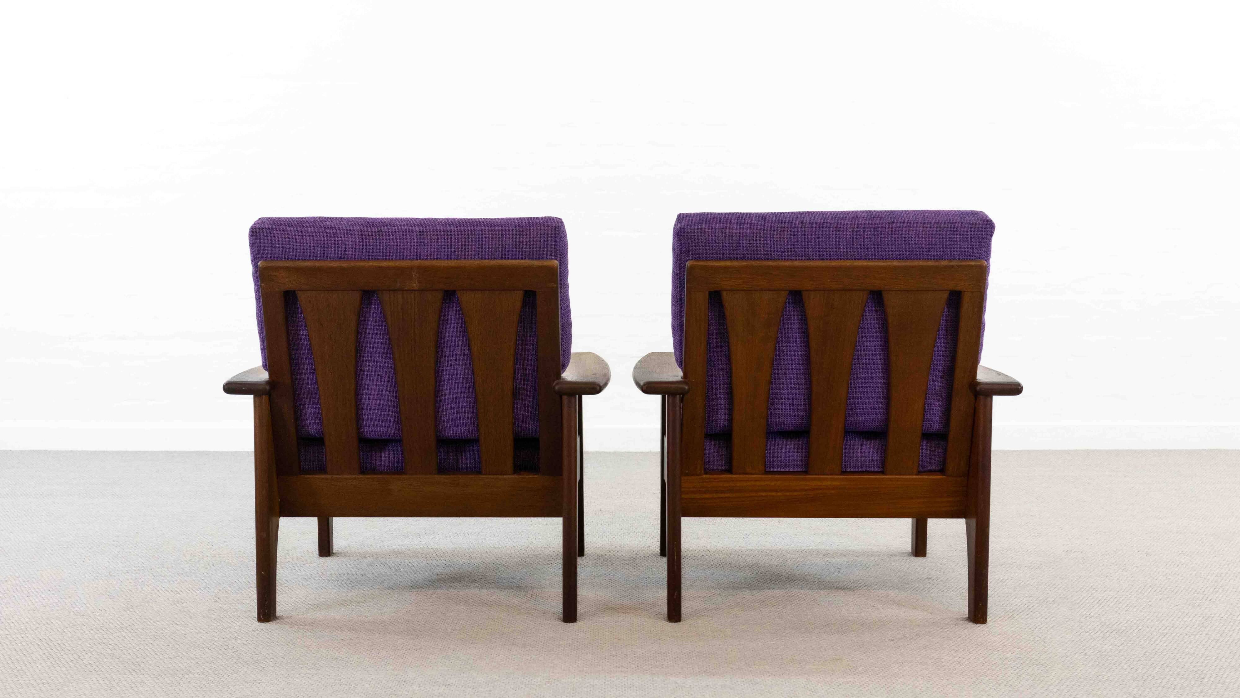 Set of 2 scandinavian easy chairs in teak with purple upholstery