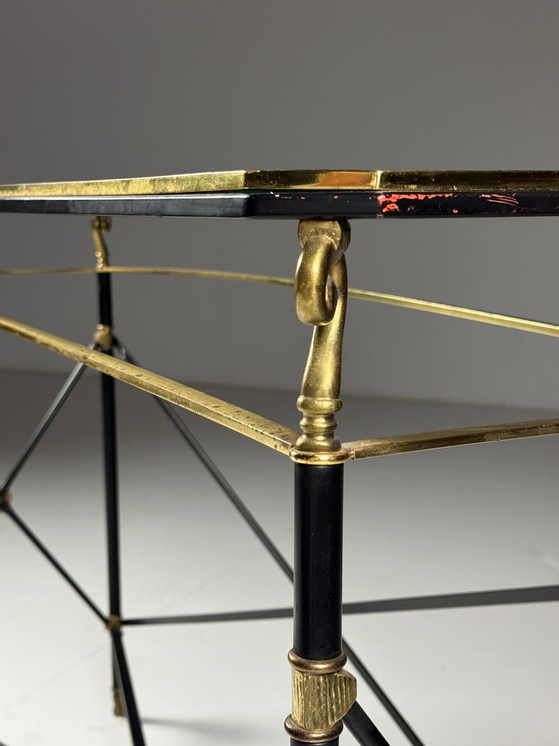 Table d'appoint des années 1960.
