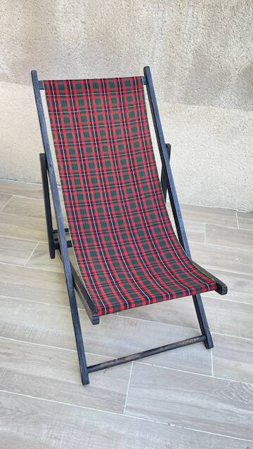 Vintage folding deck chair