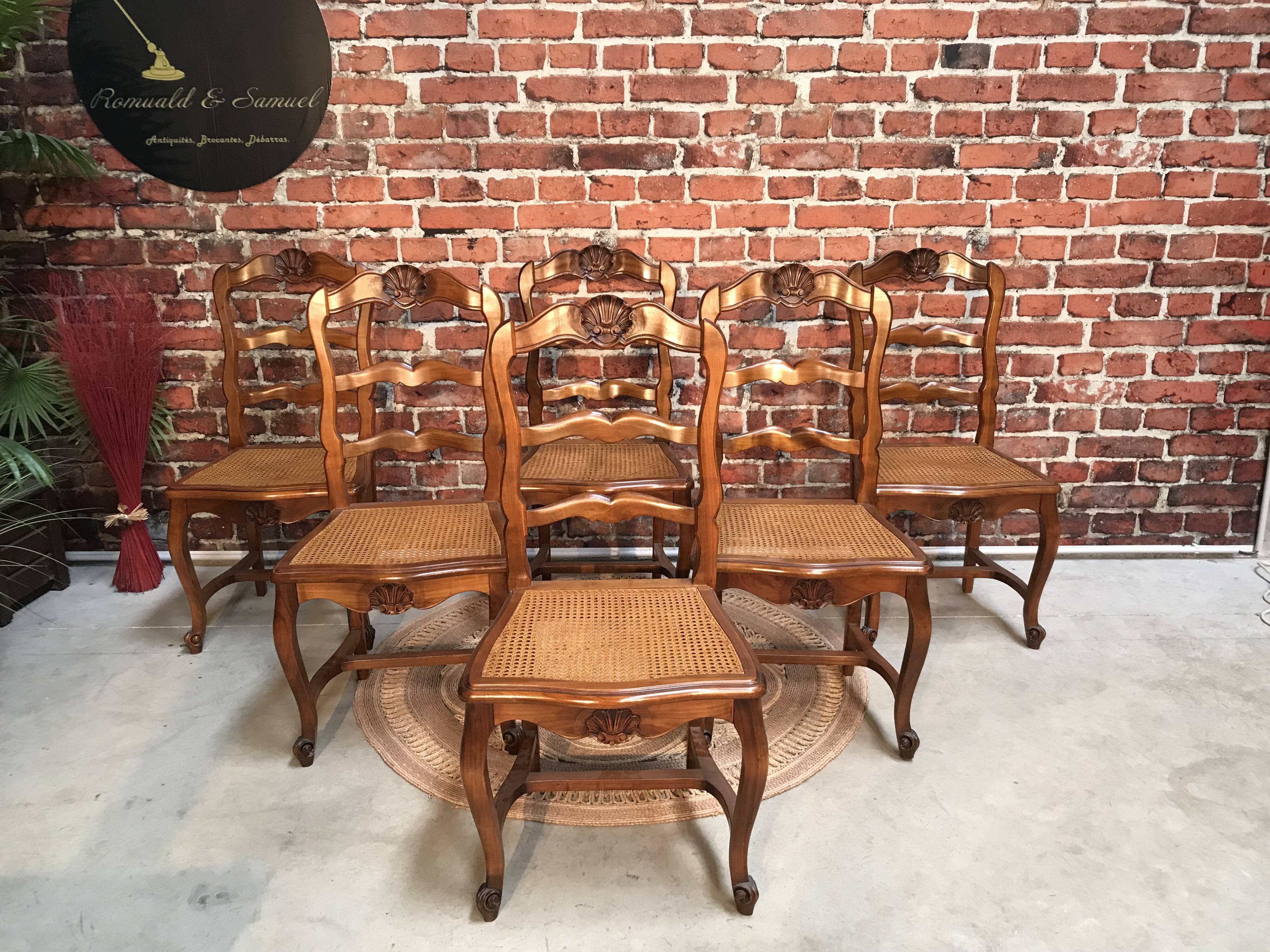 Lot 6 canned chairs