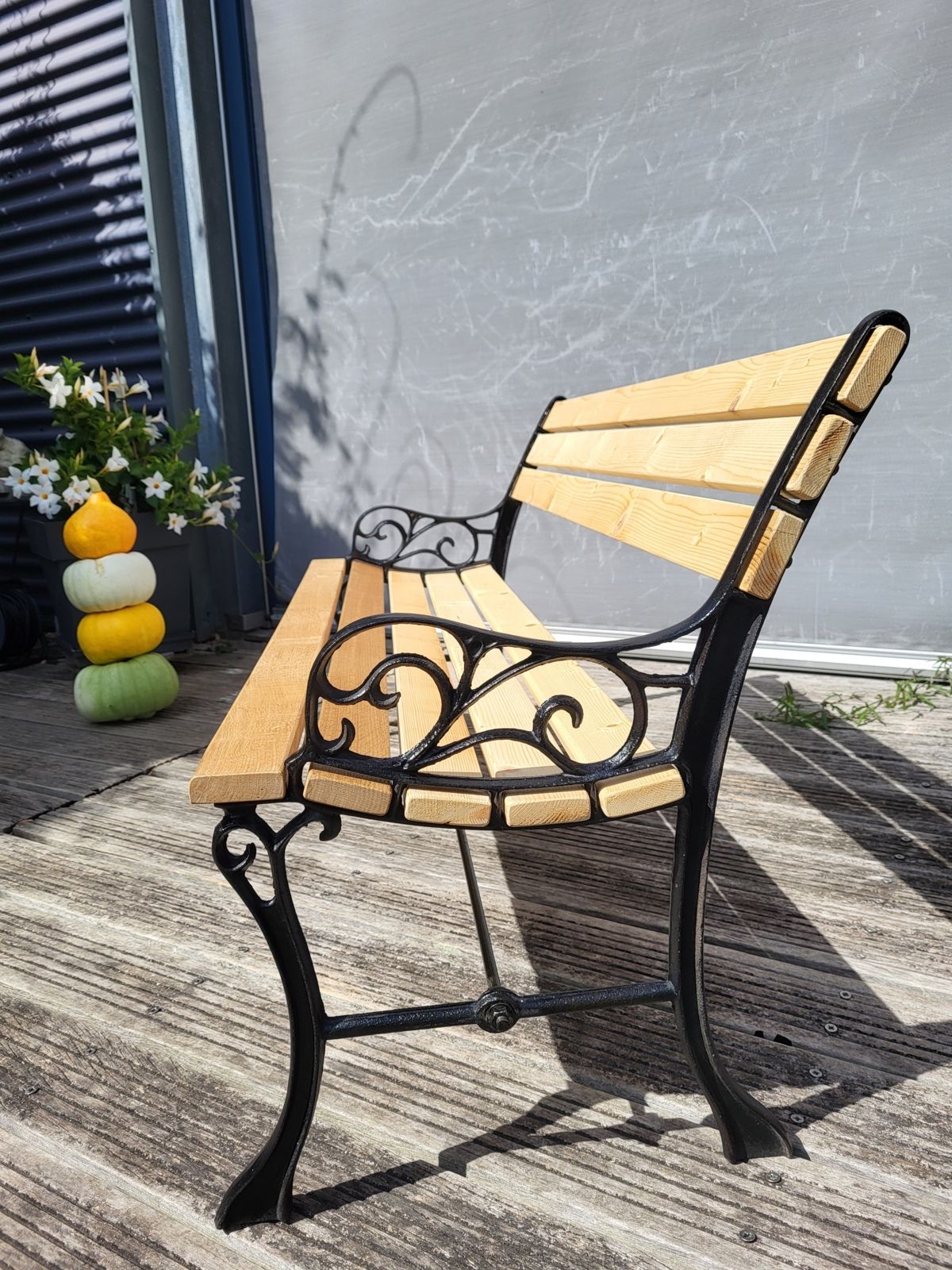Old "Jardins de Paris" bench in Art Nouveau style (restored)
