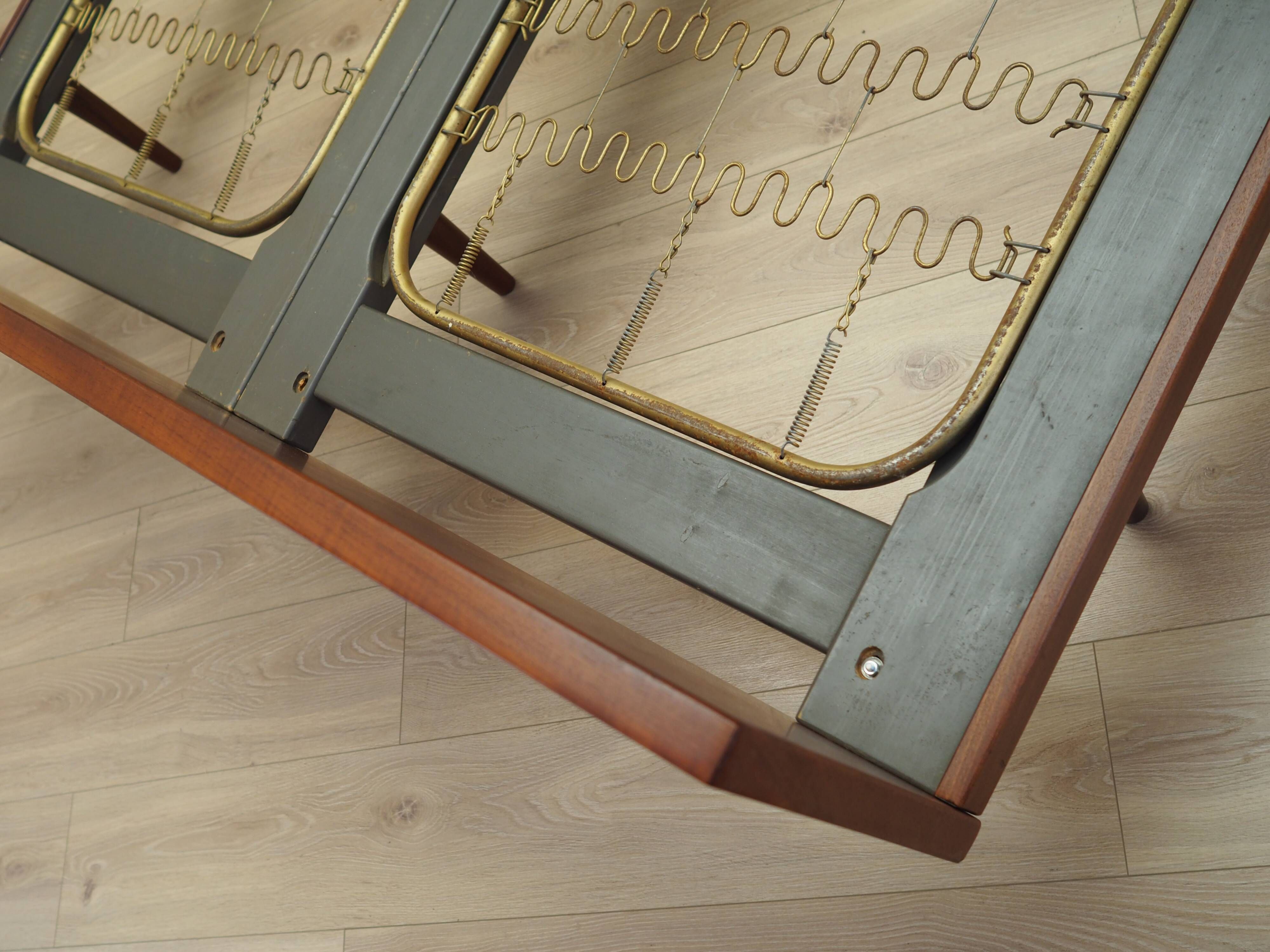 Lit en teck, design danois, années 1960, designer : Hans J. Wegner, fabricant : Getama