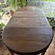 Extendable oval table