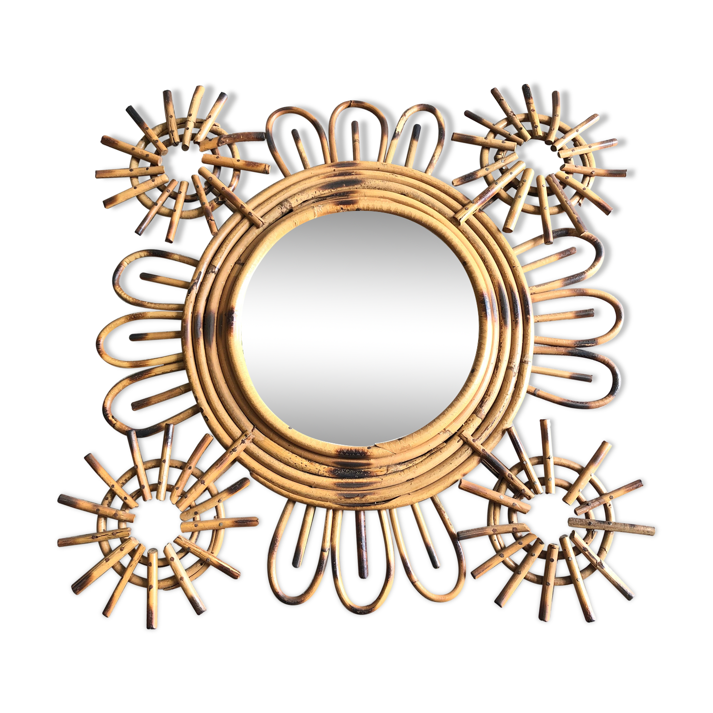 Mirror sun flower in rattan