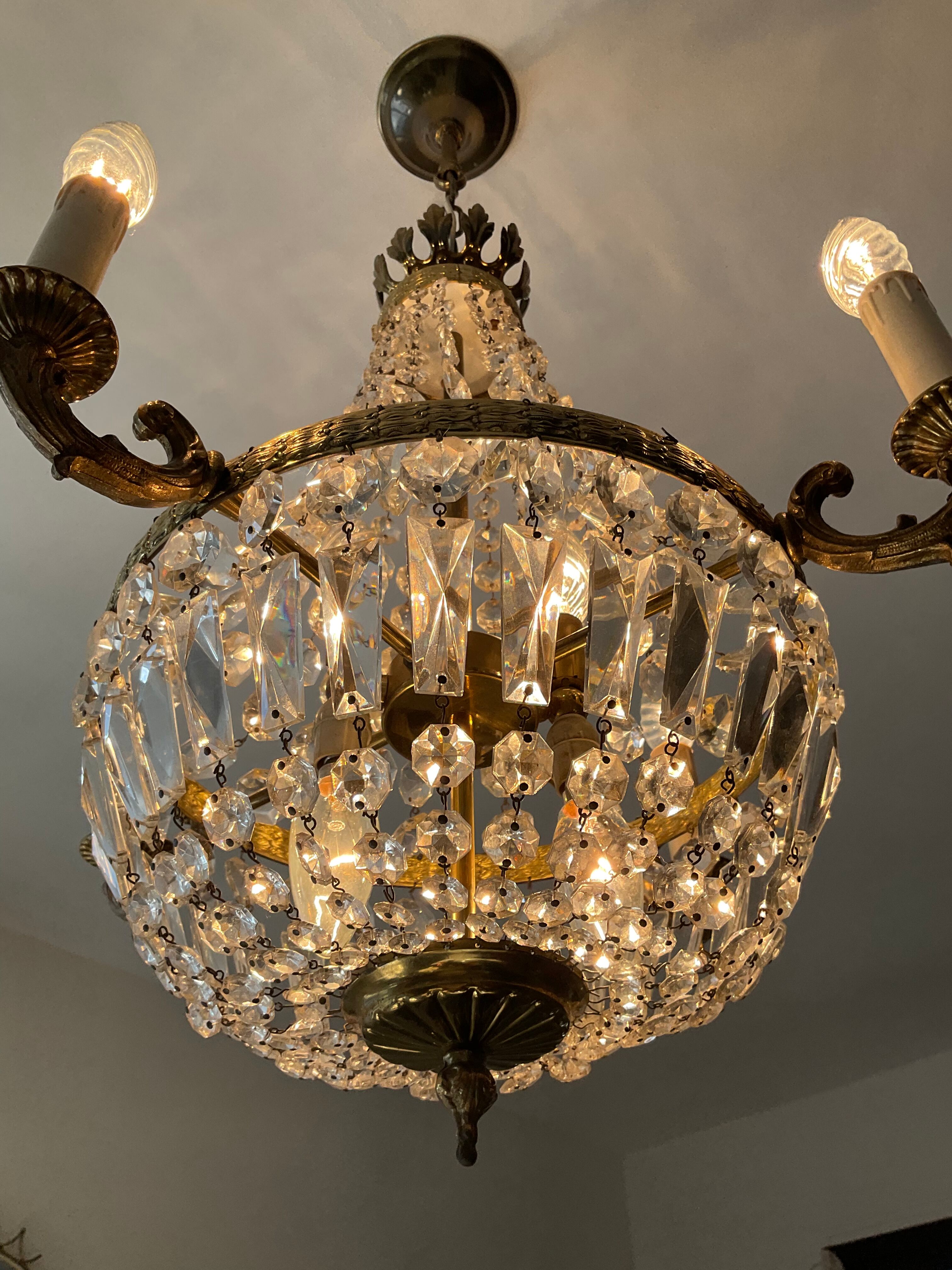 Balloon chandelier in bronze and grapevines 8 lamps