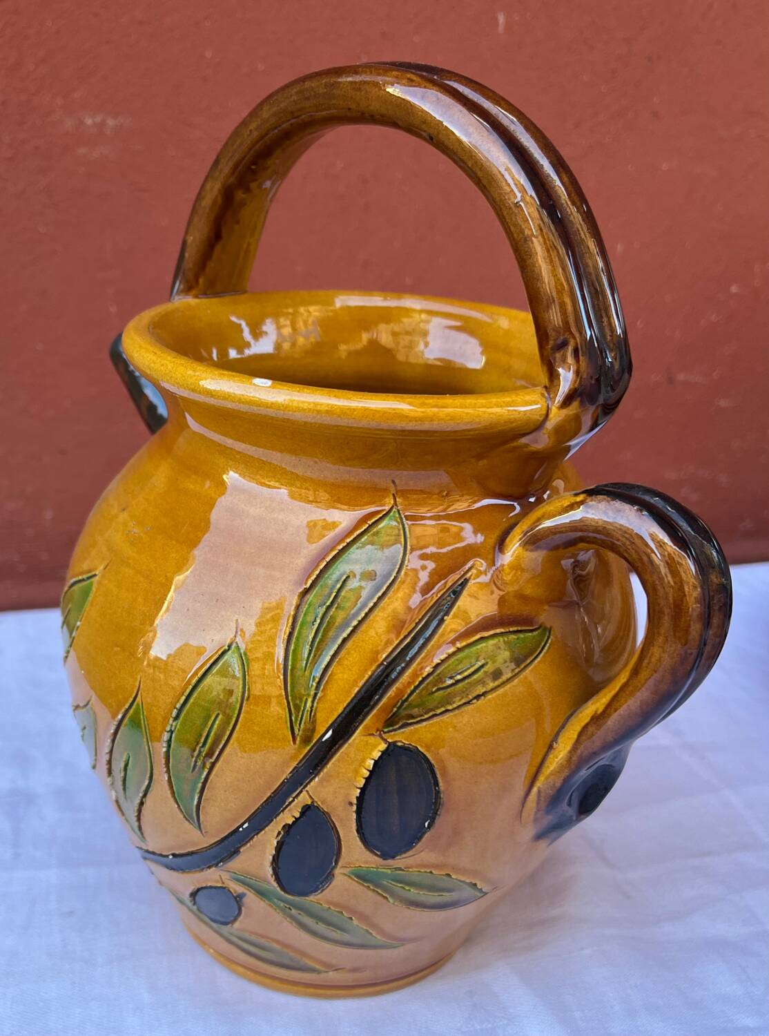 Provençal jug