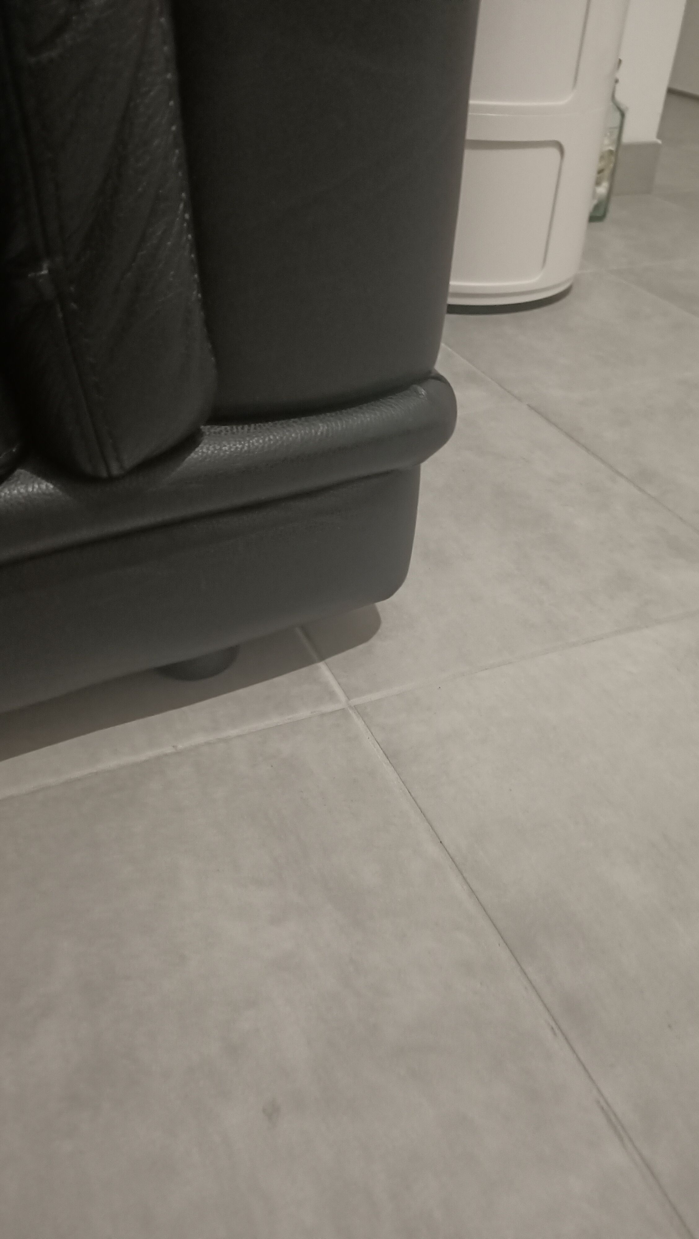 Black leather armchair Natuzzi