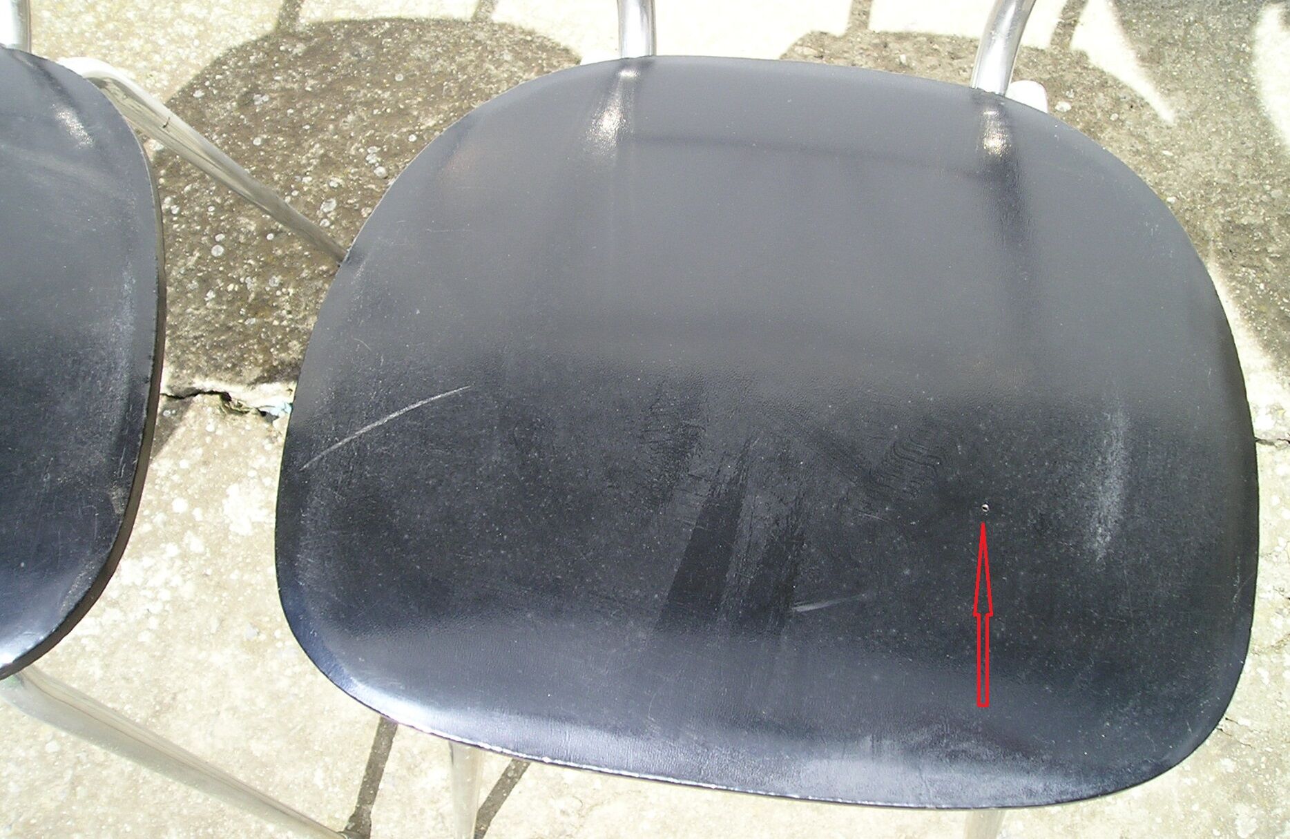 Lot of 2 vintage 70's chairs