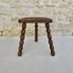 Tabouret tripode en bois massif, dit de vacher