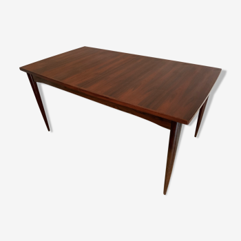 Scandinavian vintage meal table in extendable rio rosewood with butterfly extensions.